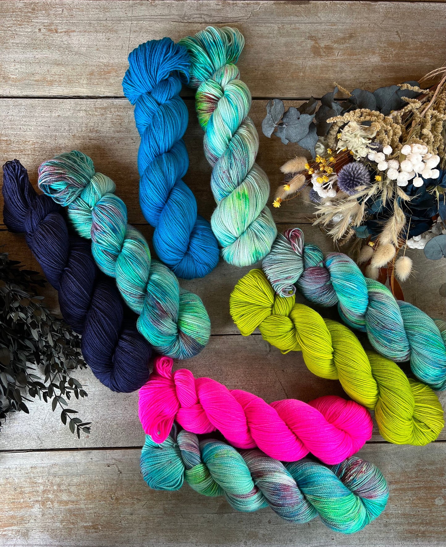 BRUT - Laine teinte à la main - Base au choix : Fingering Mérinos avec ou sans nylon / DK Mérinos / Kid Mohair et Soie