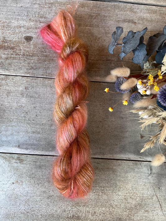 ODETTE - Laine teinte à la main - Base au choix : Fingering Mérinos avec ou sans nylon / DK Mérinos / Kid Mohair et Soie