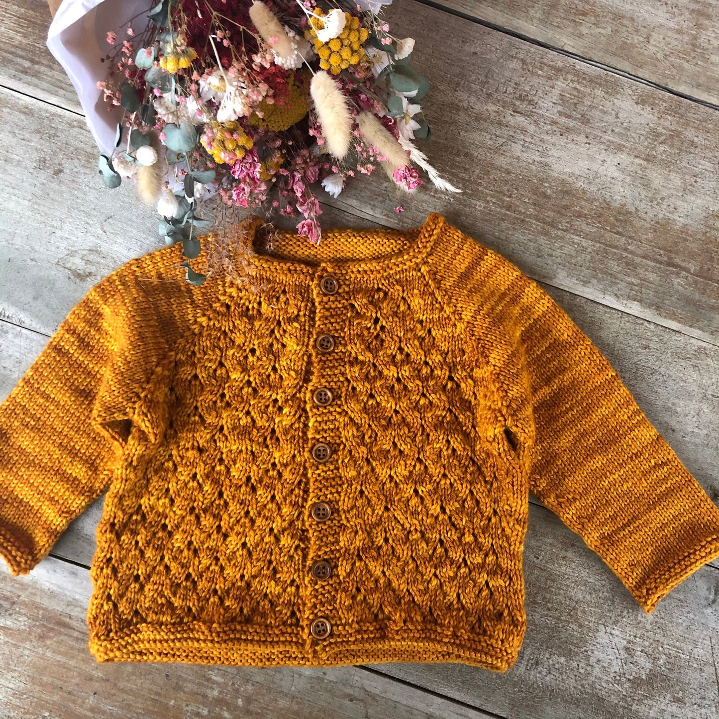 Design du Gilet Auréa - bébé et enfant - Patron modèle de Layette