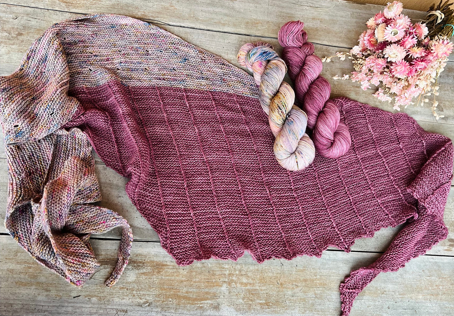Design du Châle Strawberry - Patron modèle de Tricot