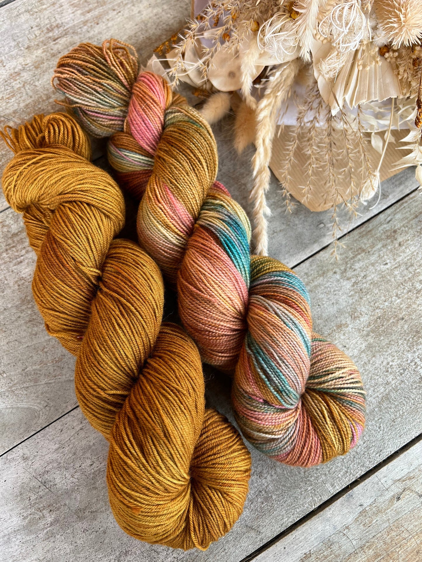 NINA - Laine teinte à la main - Base au choix : Fingering Mérinos avec ou sans nylon / DK Mérinos / Kid Mohair et Soie