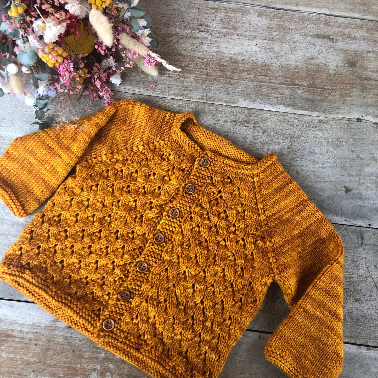 Design du Gilet Auréa - bébé et enfant - Patron modèle de Layette