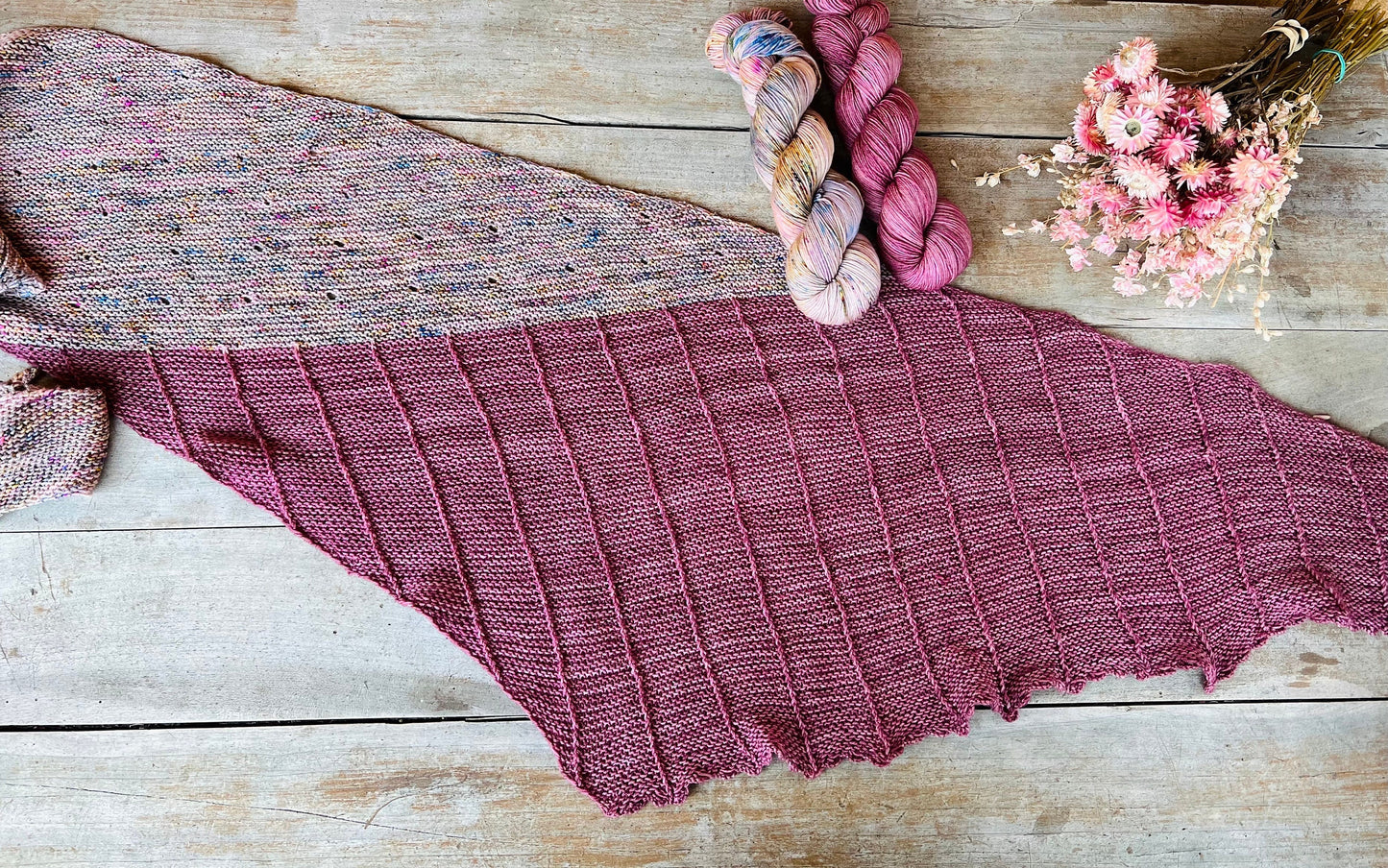 Design du Châle Strawberry - Patron modèle de Tricot