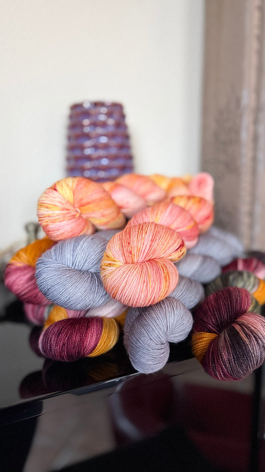 ROSE CITRON - Laine teinte à la main - Base au choix : Fingering Mérinos avec ou sans nylon / DK Mérinos / Kid Mohair et Soie
