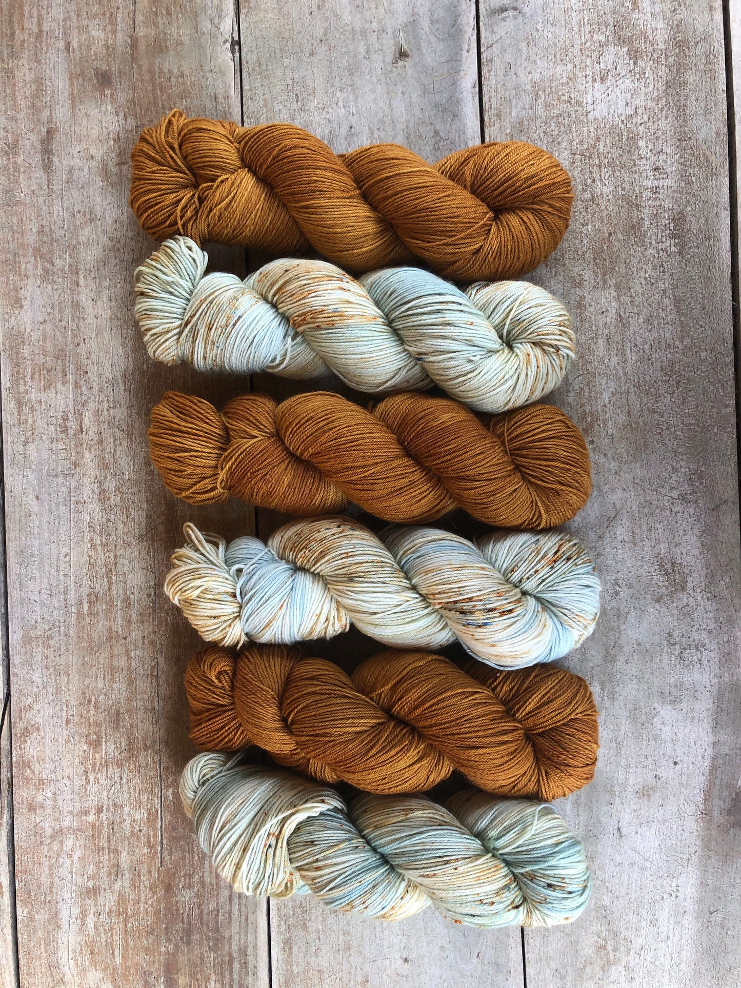 NINA - Laine teinte à la main - Base au choix : Fingering Mérinos avec ou sans nylon / DK Mérinos / Kid Mohair et Soie