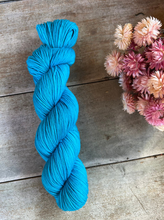 TURQUOISE - Laine teinte à la main - Base au choix : Fingering Mérinos avec ou sans nylon / DK Mérinos / Kid Mohair et Soie