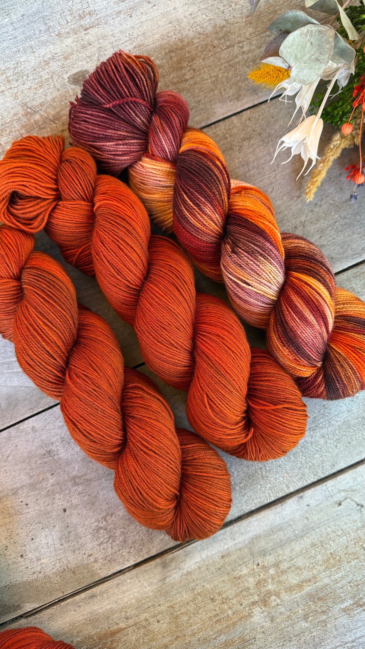 OLYMPIA - Laine teinte à la main - Fingering Mérinos Nylon superwash