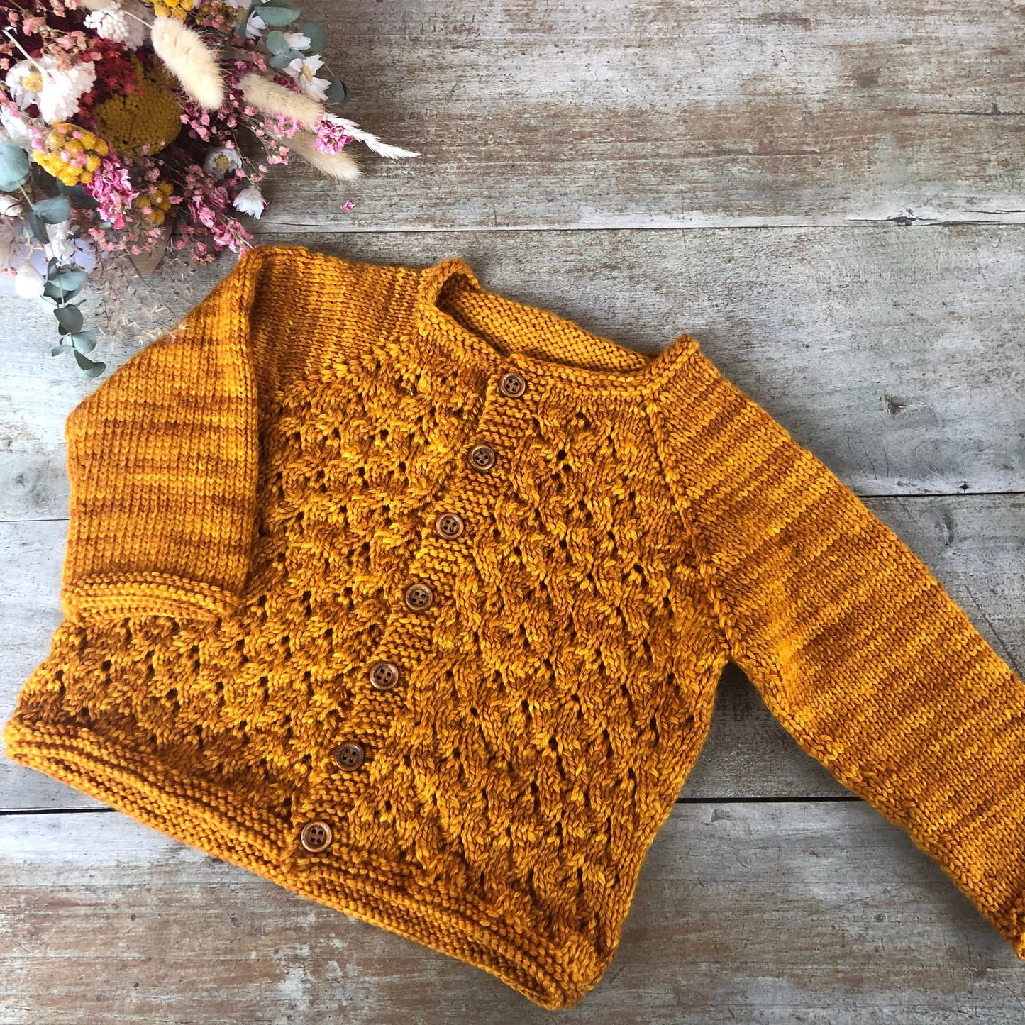 Design du Gilet Auréa - bébé et enfant - Patron modèle de Layette