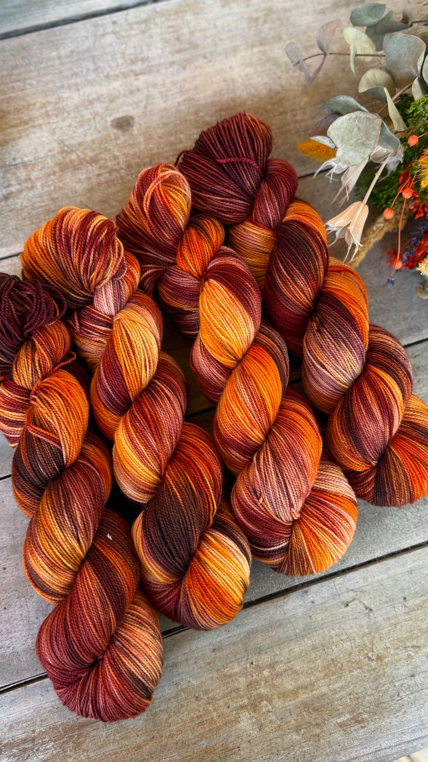 OLYMPIA - Laine teinte à la main - Fingering Mérinos Nylon superwash