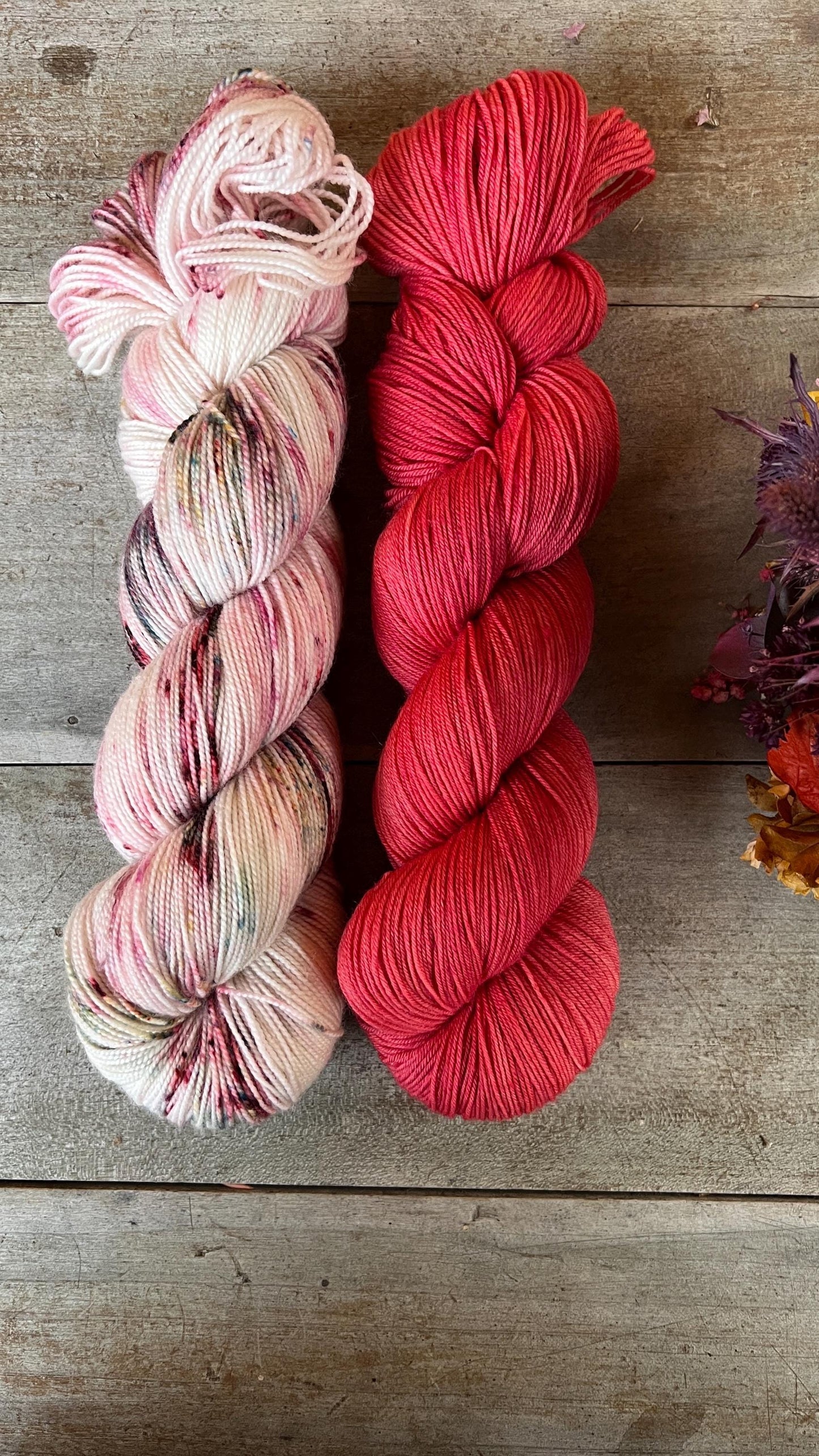 CHARLOTTE AUX FRAISES - Laine teinte à la main - Base au choix : Fingering Mérinos avec ou sans nylon / DK Mérinos / Kid Mohair et Soie