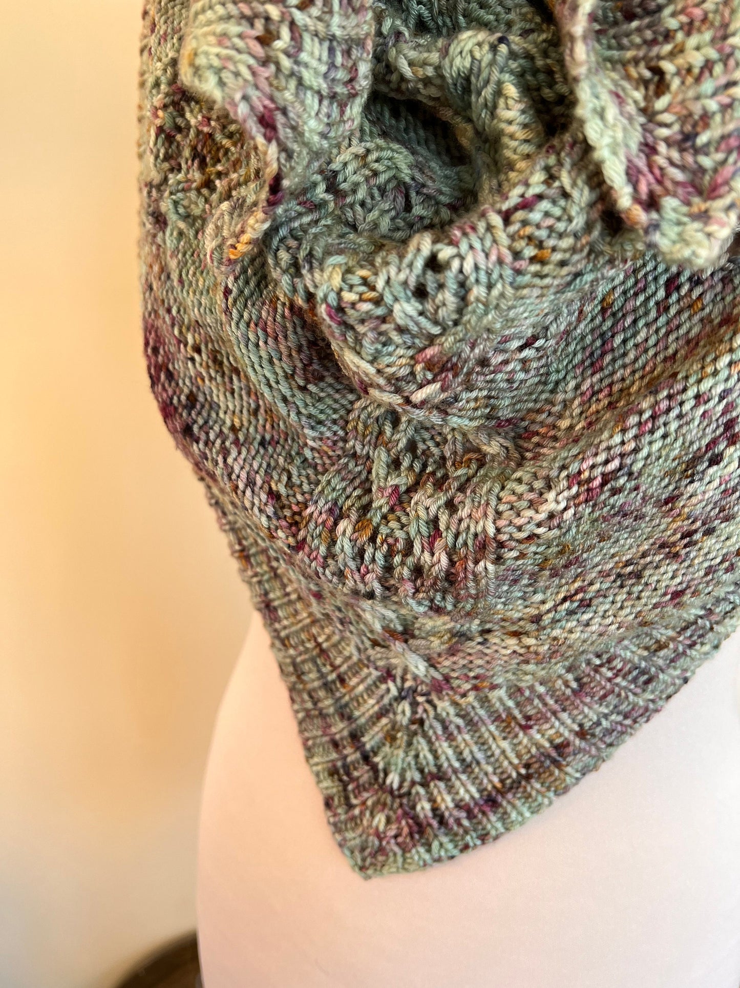 Design du Châle Myosotis - Patron modèle de Tricot