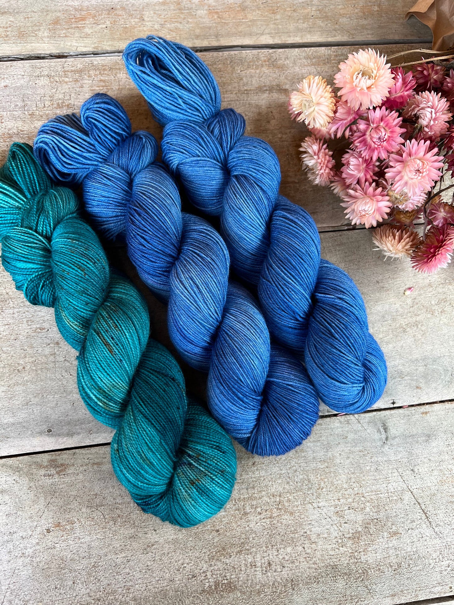 ANGEL - Laine teinte à la main - Base au choix : Fingering Mérinos avec ou sans nylon / DK Mérinos / Kid Mohair et Soie