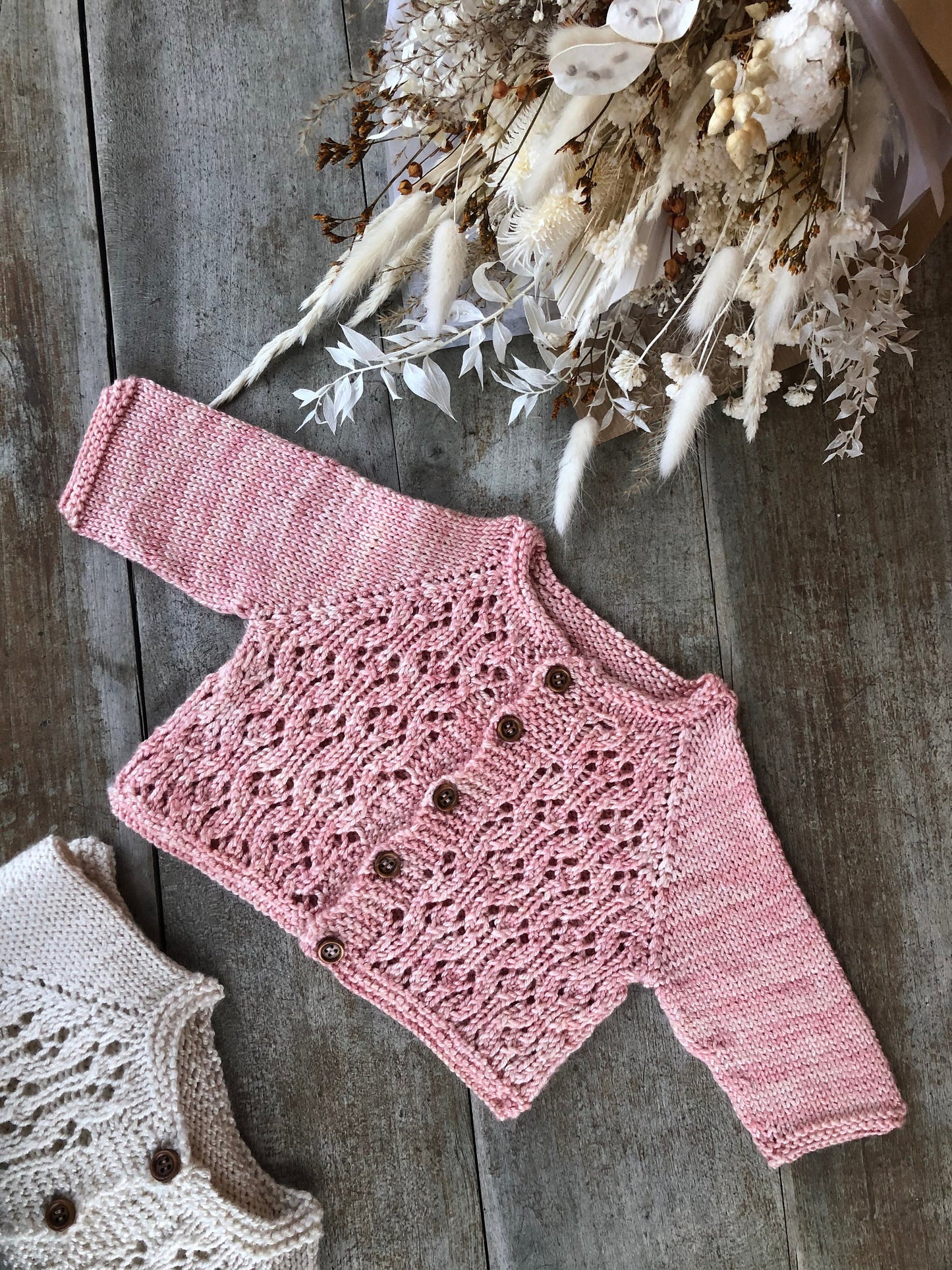 Design du Gilet Adèle - bébé et enfant - Patron modèle de Layette