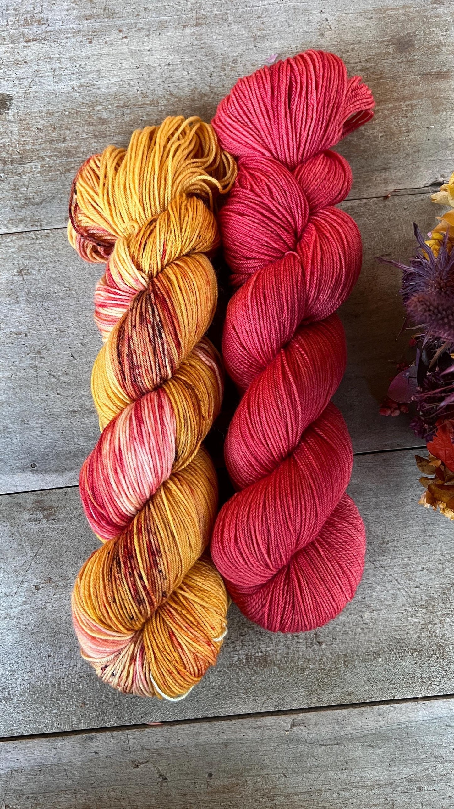 CHARLOTTE AUX FRAISES - Laine teinte à la main - Base au choix : Fingering Mérinos avec ou sans nylon / DK Mérinos / Kid Mohair et Soie