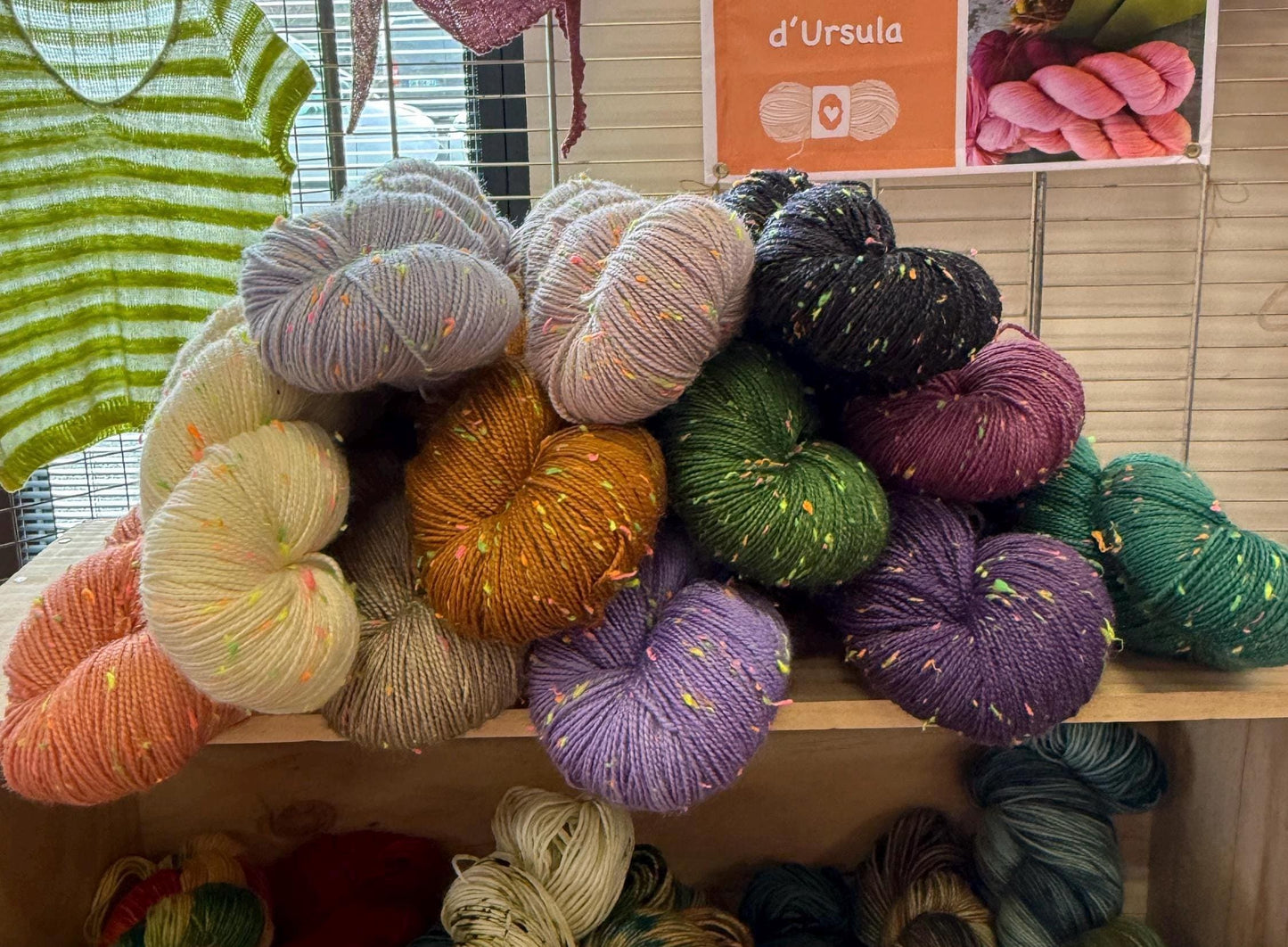 Divers coloris de Laine Néon Nep Donegal Mérinos superwash Fingering - Laine teinte à la main
