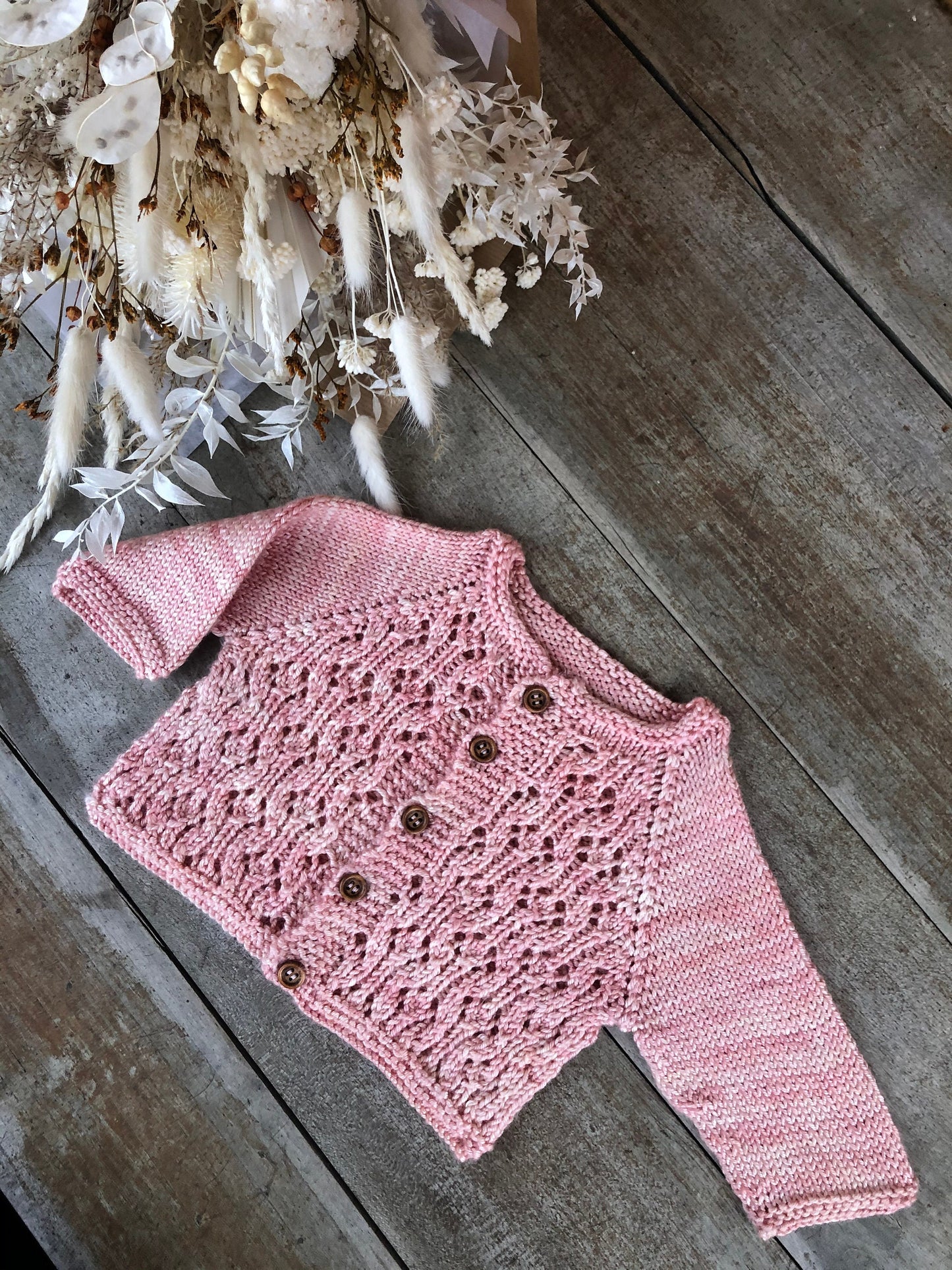 Design du Gilet Adèle - bébé et enfant - Patron modèle de Layette