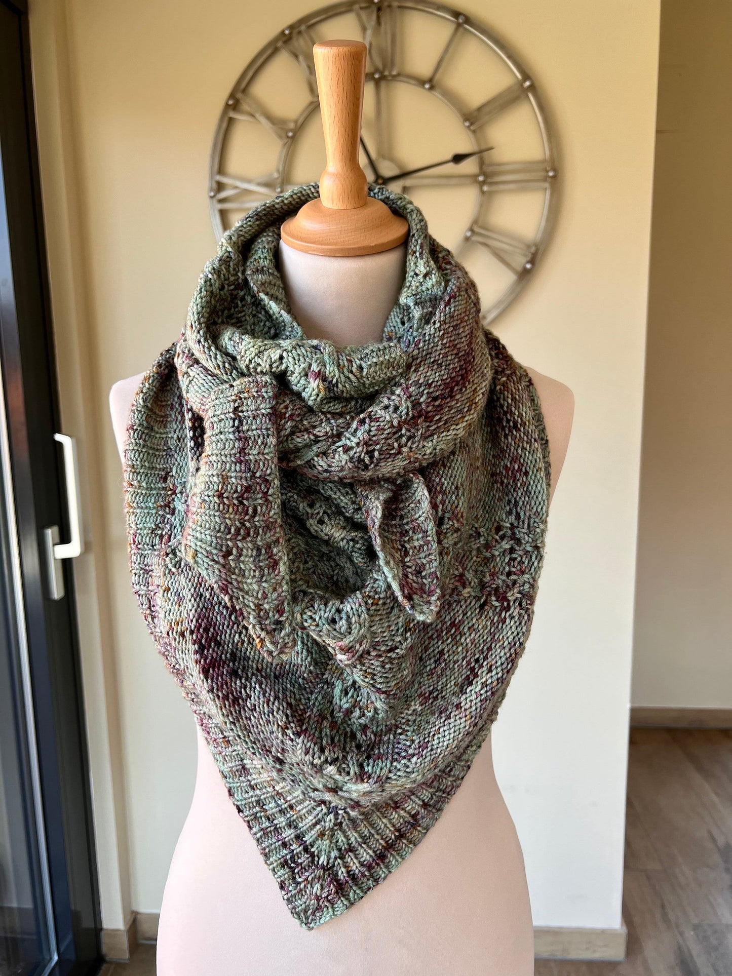 Design du Châle Myosotis - Patron modèle de Tricot