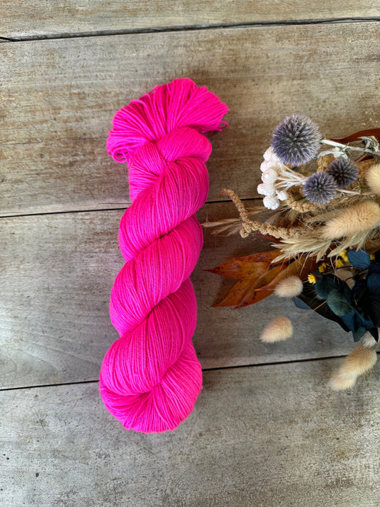 DAISY - Laine teinte à la main - Base au choix : Fingering Mérinos avec ou sans nylon / DK Mérinos / Kid Mohair et Soie