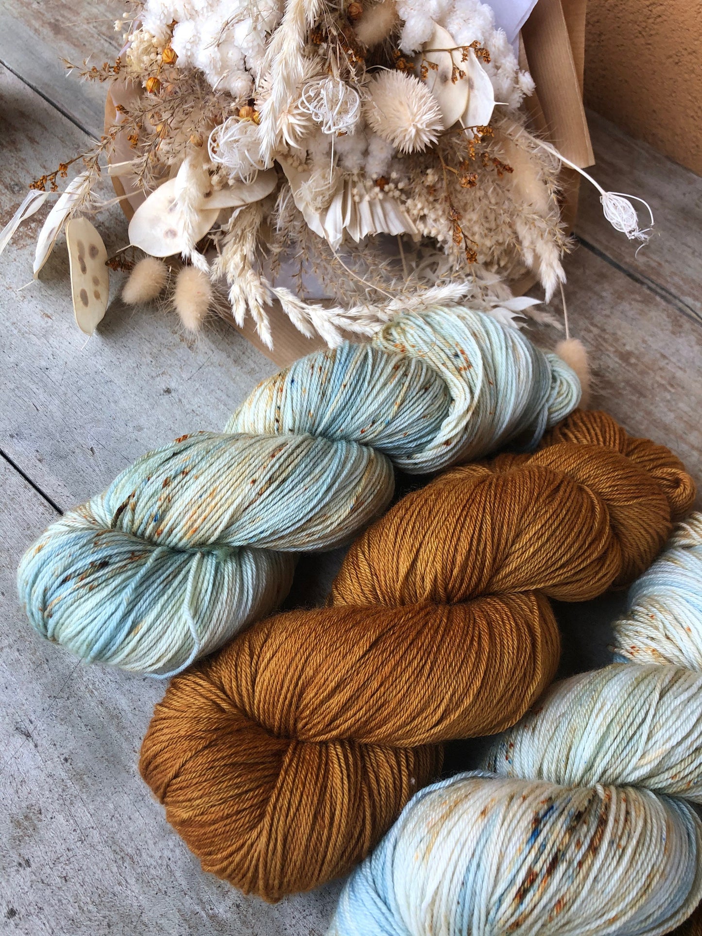 NINA - Laine teinte à la main - Base au choix : Fingering Mérinos avec ou sans nylon / DK Mérinos / Kid Mohair et Soie