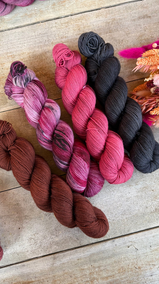 BERTILLE - Laine teinte à la main - Base au choix : Fingering Mérinos avec ou sans nylon / DK Mérinos / Kid Mohair et Soie