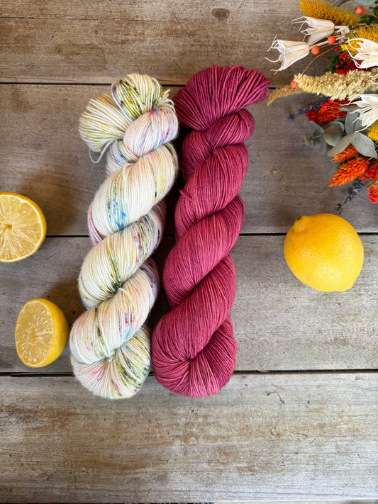 Les KITS DUOS, 2 ÉCHEVEAUX en laine Mérinos fingering coordonnés