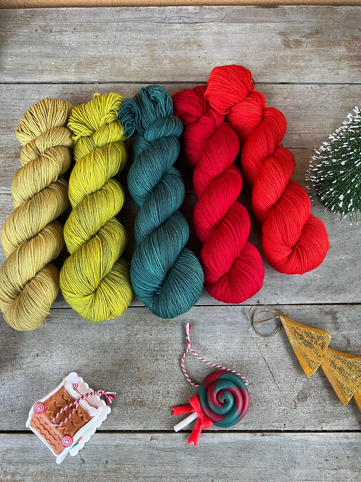 SAUTERELLE - Laine teinte à la main - Base au choix : Fingering Mérinos avec ou sans nylon / DK Mérinos / Kid Mohair et Soie
