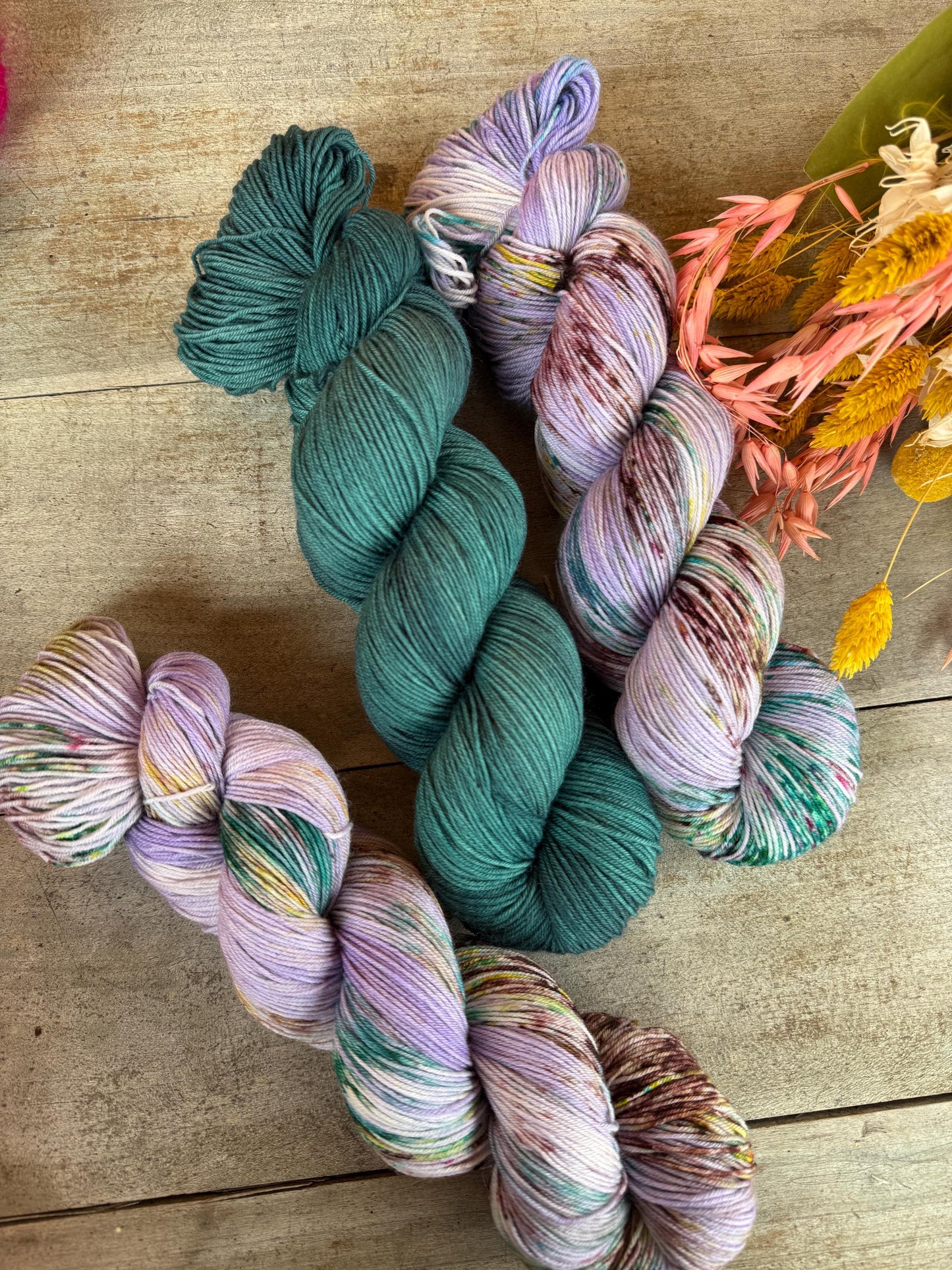 DOLORÈS - Laine teinte à la main - Fingering Mérinos Nylon superwash