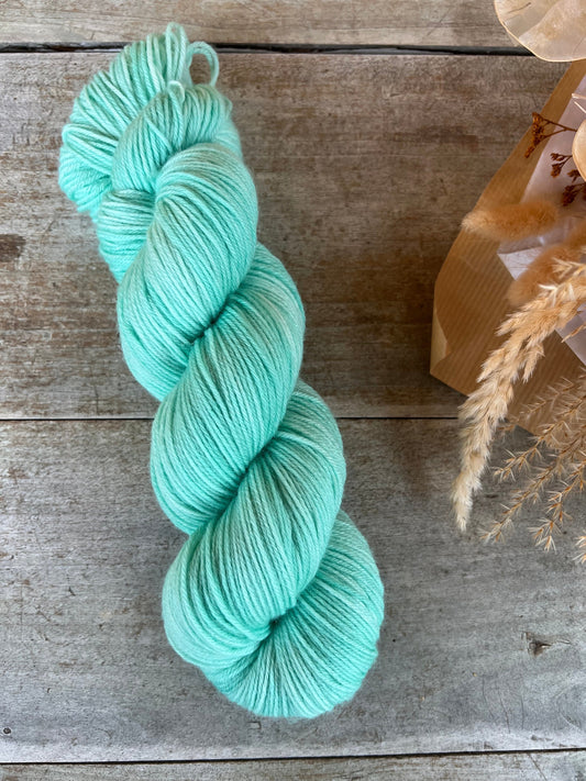 MENTHE FRAÎCHE - Laine teinte à la main - Base au choix : Fingering Mérinos avec ou sans nylon / DK Mérinos / Kid Mohair et Soie