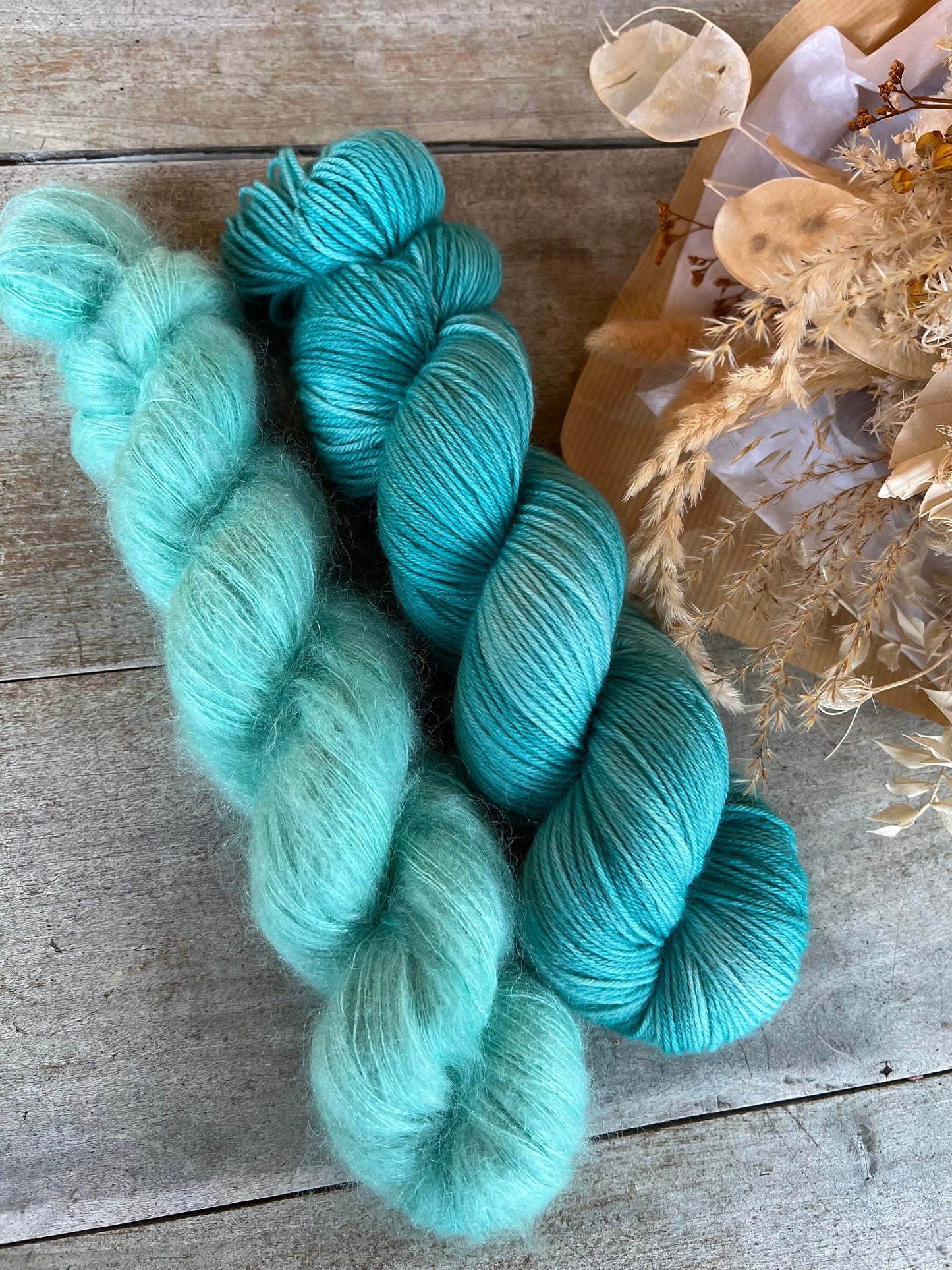 MENTHE FRAÎCHE - Laine teinte à la main - Base au choix : Fingering Mérinos avec ou sans nylon / DK Mérinos / Kid Mohair et Soie