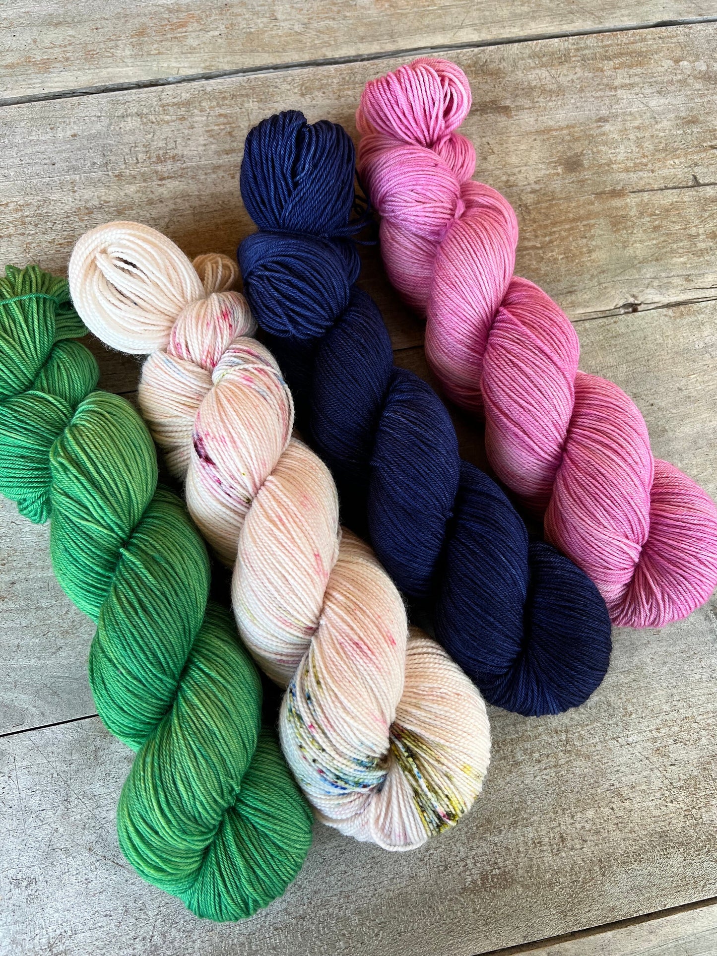 PINK - Laine teinte à la main - Fingering Mérinos Superwash
