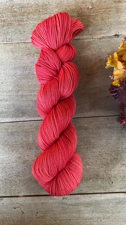 CHARLOTTE AUX FRAISES - Laine teinte à la main - Base au choix : Fingering Mérinos avec ou sans nylon / DK Mérinos / Kid Mohair et Soie