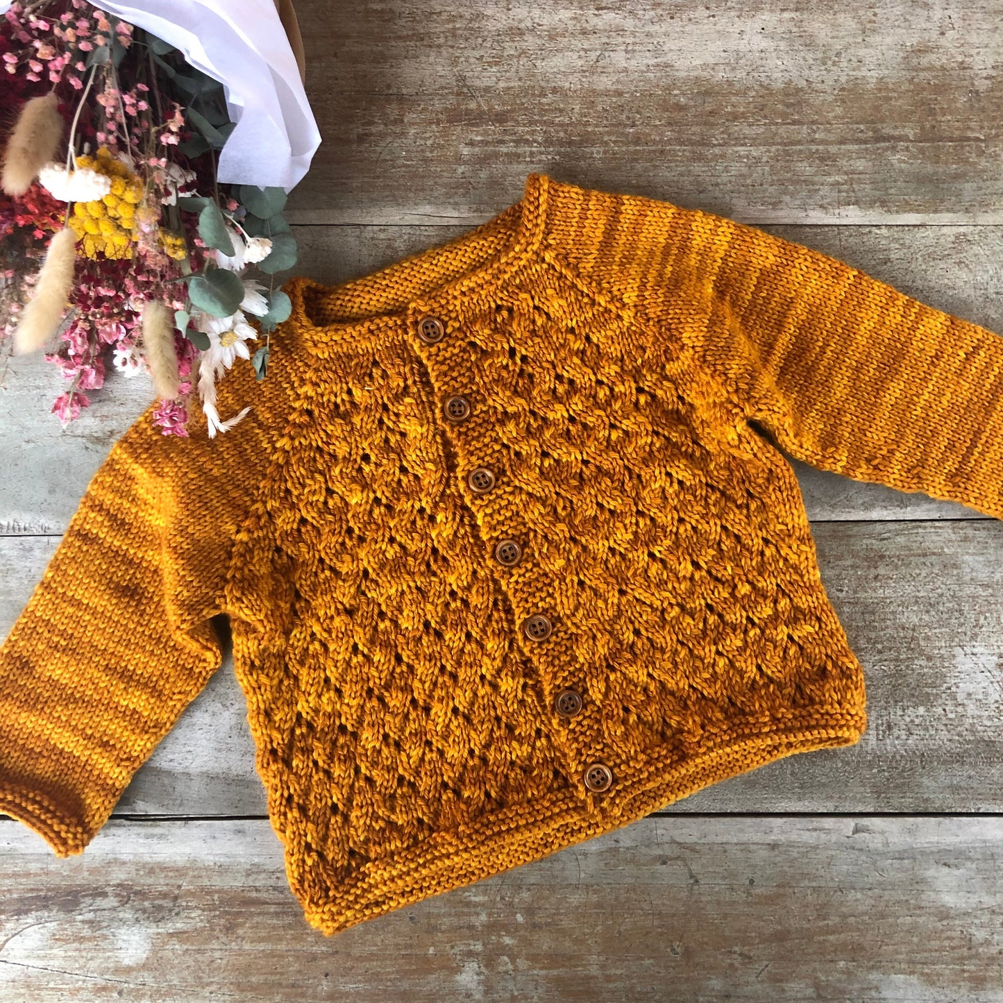 Design du Gilet Auréa - bébé et enfant - Patron modèle de Layette
