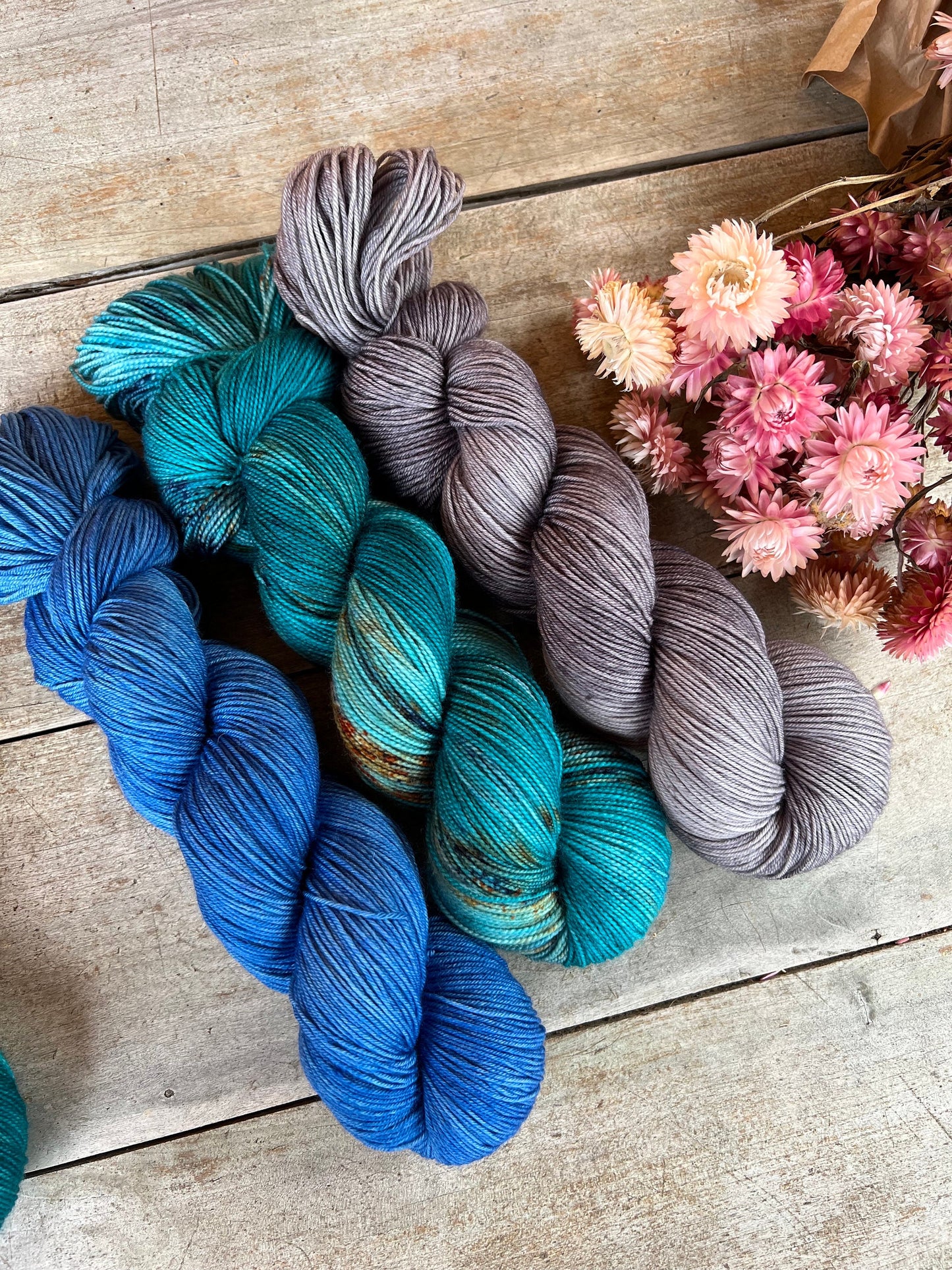 ANGEL - Laine teinte à la main - Base au choix : Fingering Mérinos avec ou sans nylon / DK Mérinos / Kid Mohair et Soie