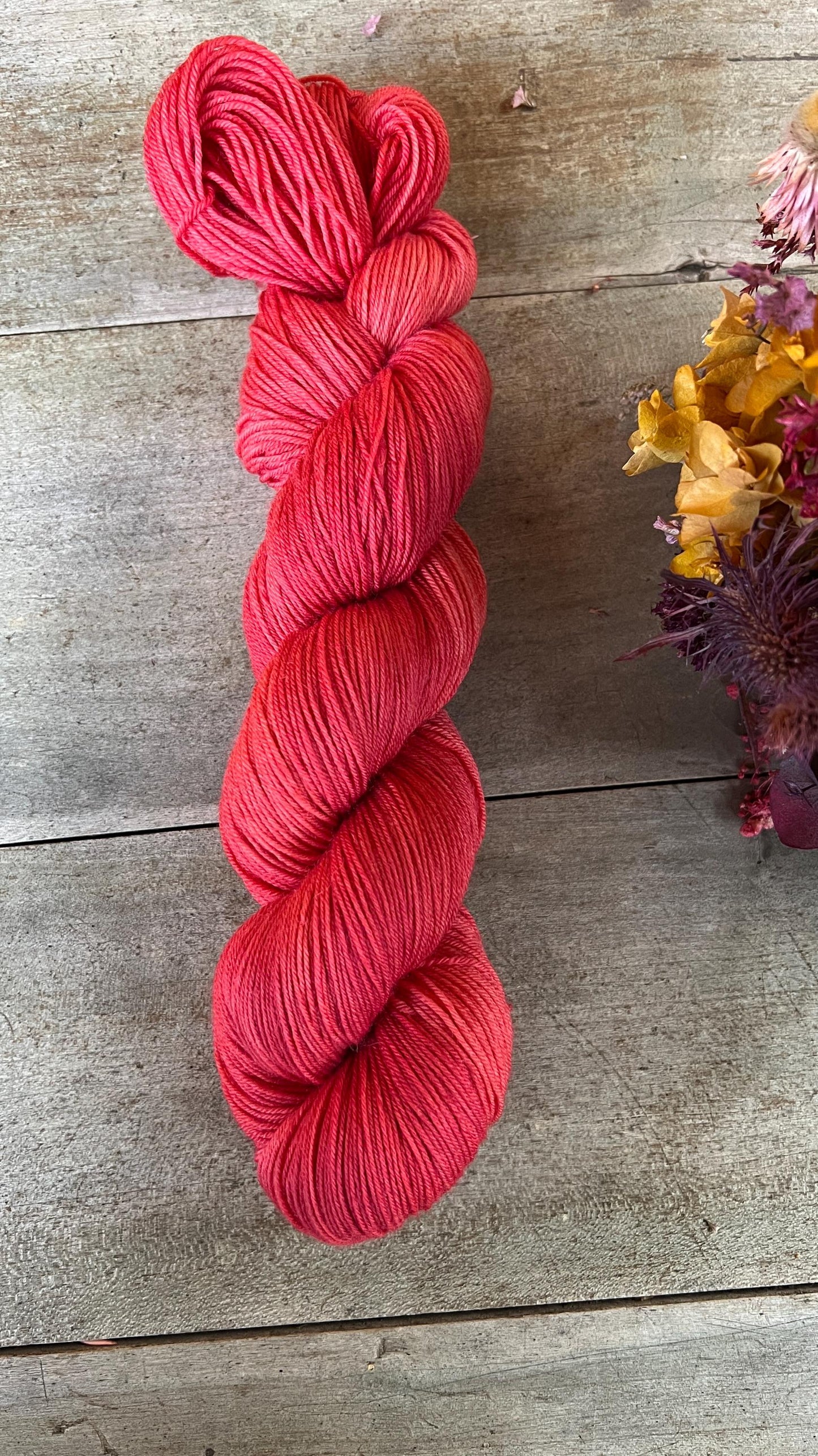 CHARLOTTE AUX FRAISES - Laine teinte à la main - Base au choix : Fingering Mérinos avec ou sans nylon / DK Mérinos / Kid Mohair et Soie