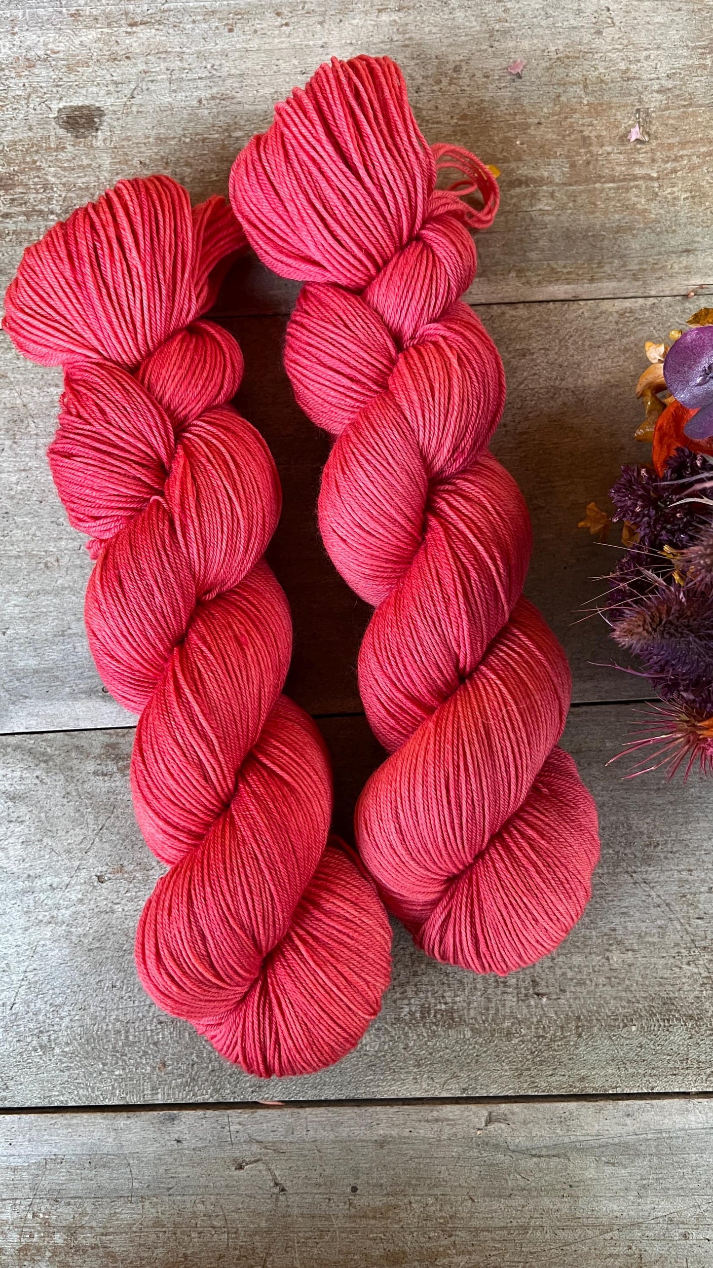 CHARLOTTE AUX FRAISES - Laine teinte à la main - Base au choix : Fingering Mérinos avec ou sans nylon / DK Mérinos / Kid Mohair et Soie