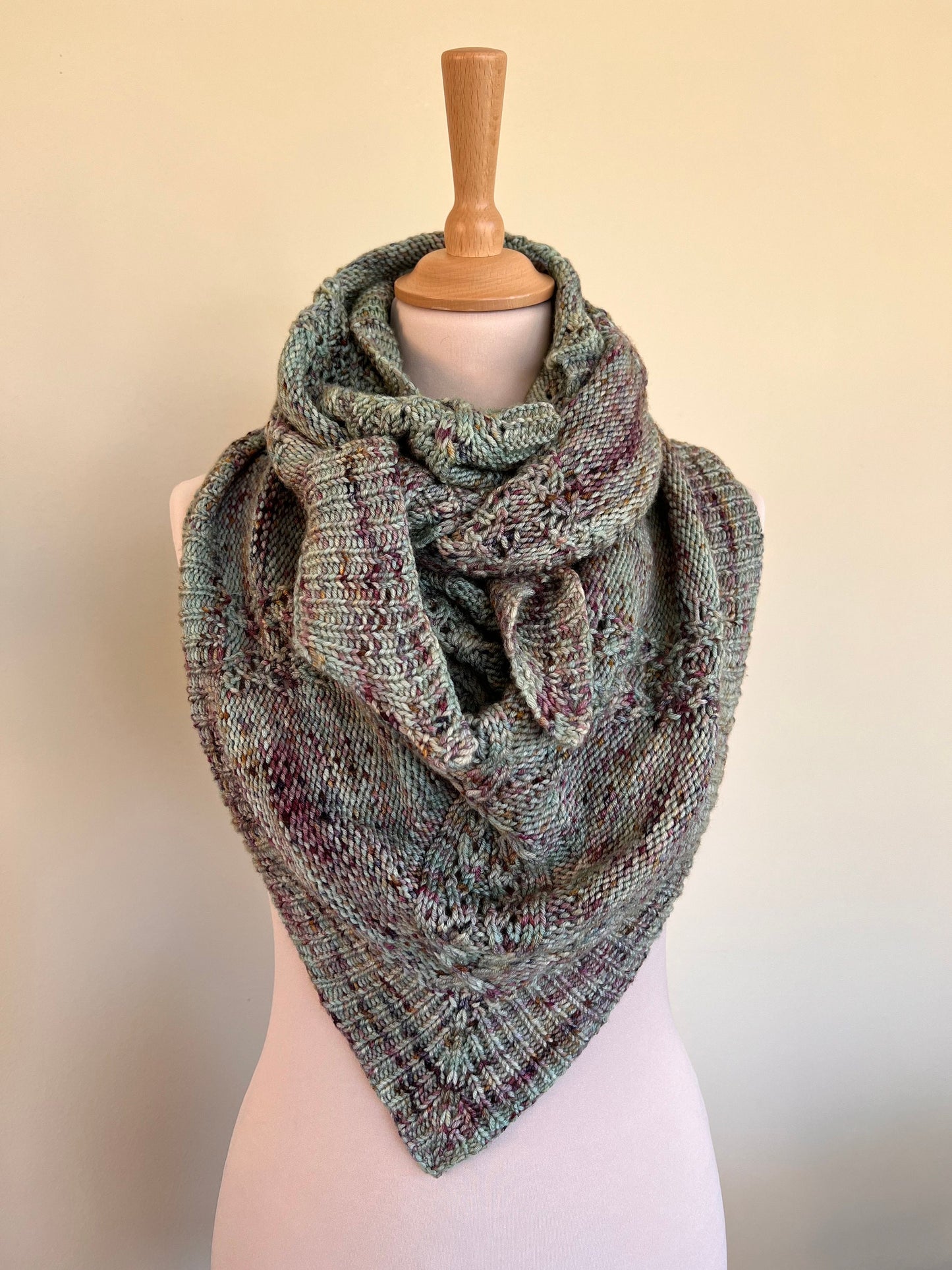 Design du Châle Myosotis - Patron modèle de Tricot