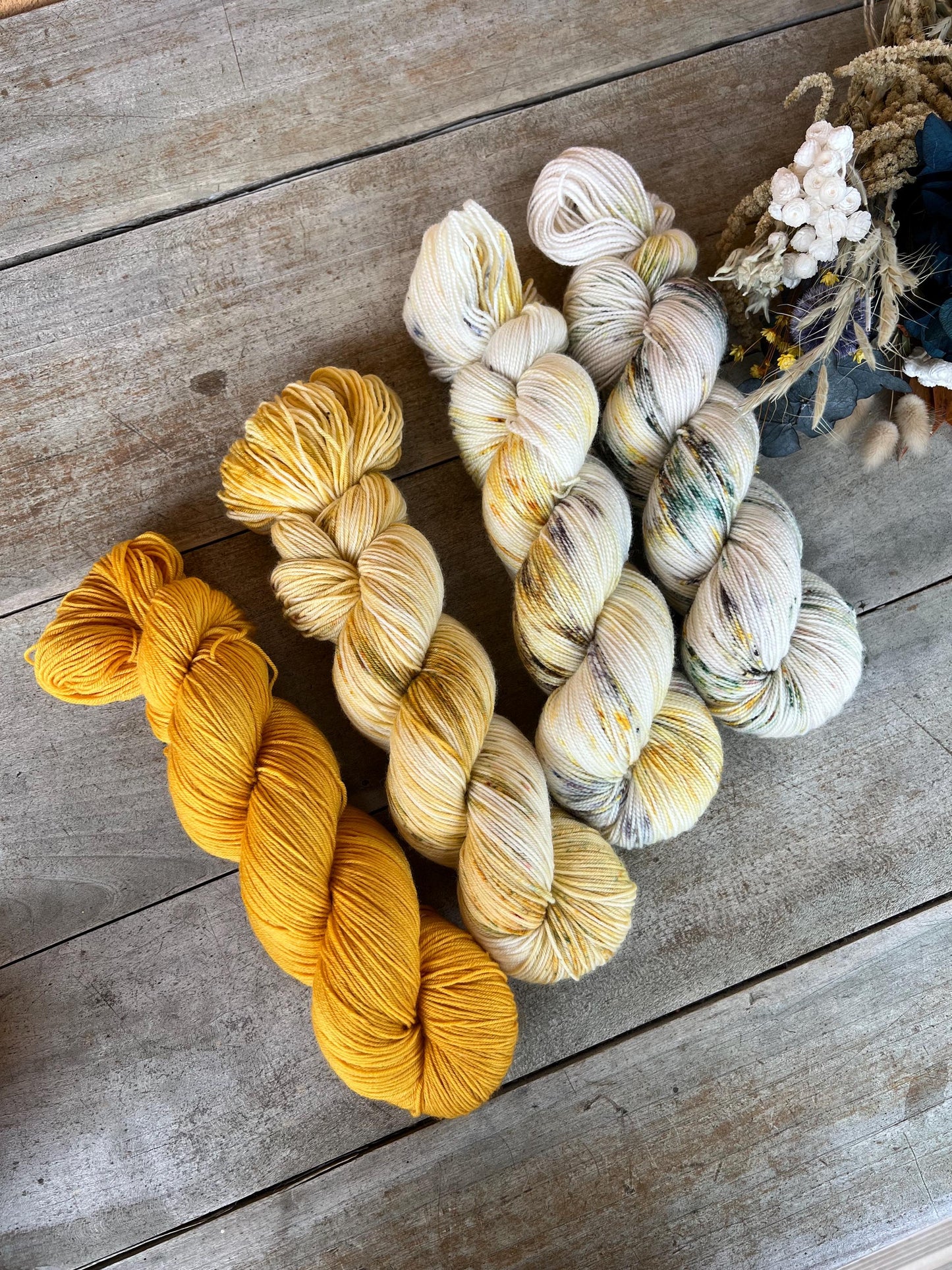 CITRON MENTHE - Laine teinte à la main - Base au choix : Fingering Mérinos avec ou sans nylon / DK Mérinos / Kid Mohair et Soie