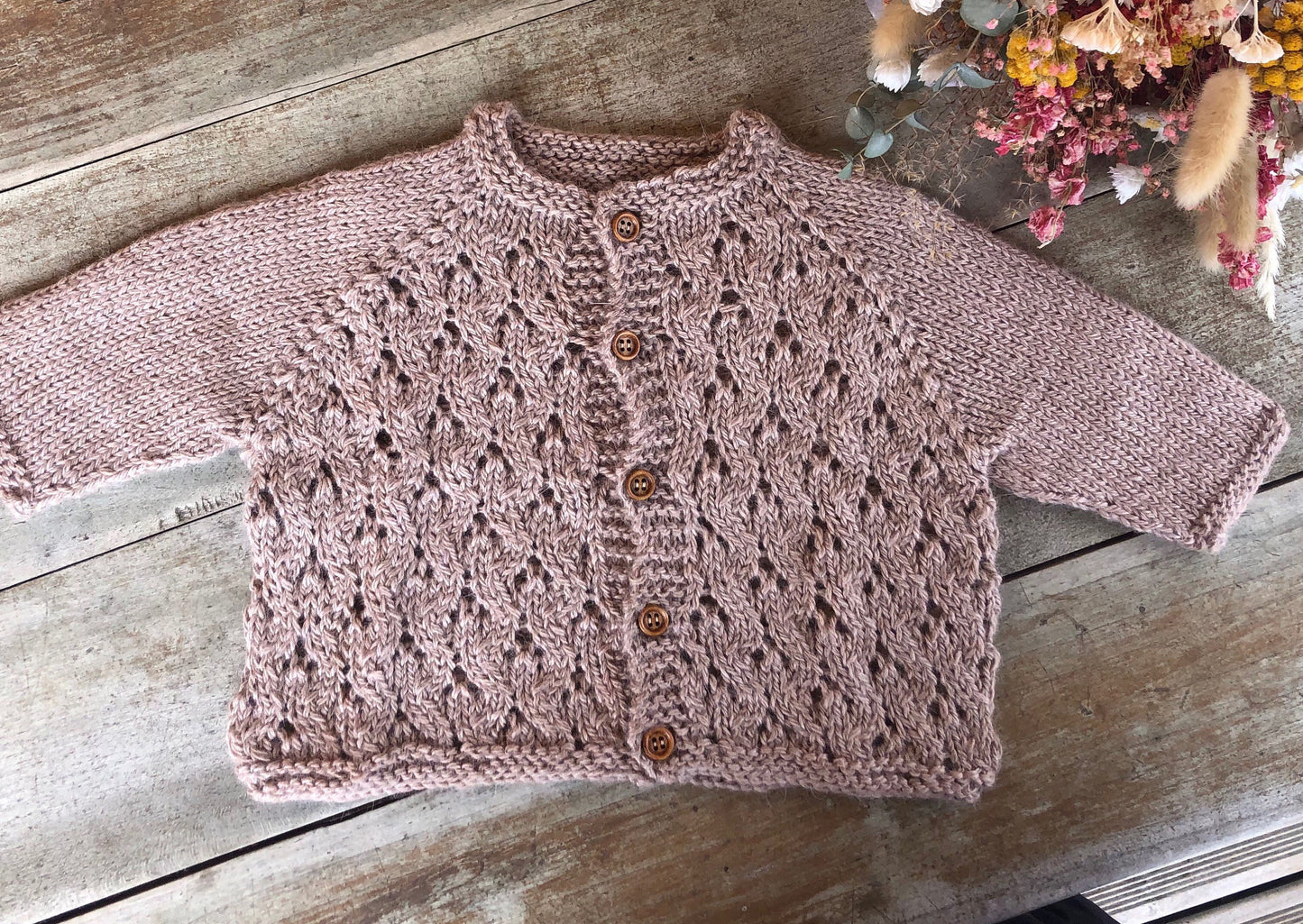 Design du Gilet Daphné - bébé et enfant - Patron modèle de Layette