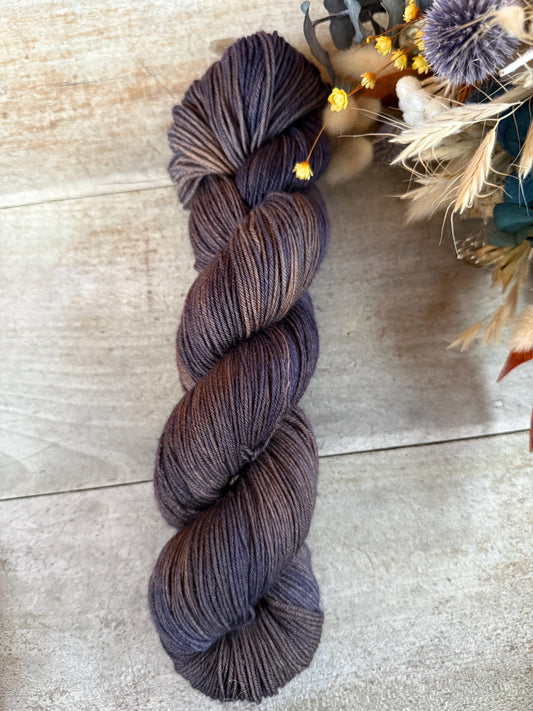 BLEU BOIS - Laine teinte à la main - Fingering Mérinos Superwash