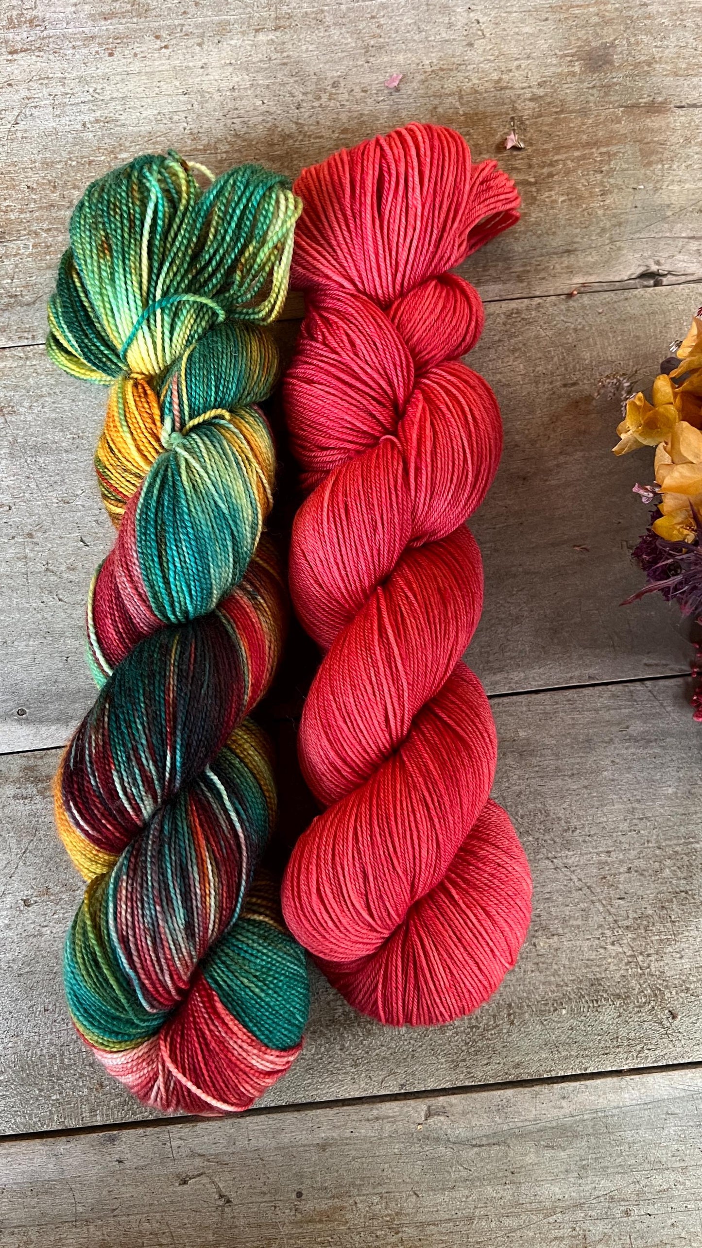 CHARLOTTE AUX FRAISES - Laine teinte à la main - Base au choix : Fingering Mérinos avec ou sans nylon / DK Mérinos / Kid Mohair et Soie