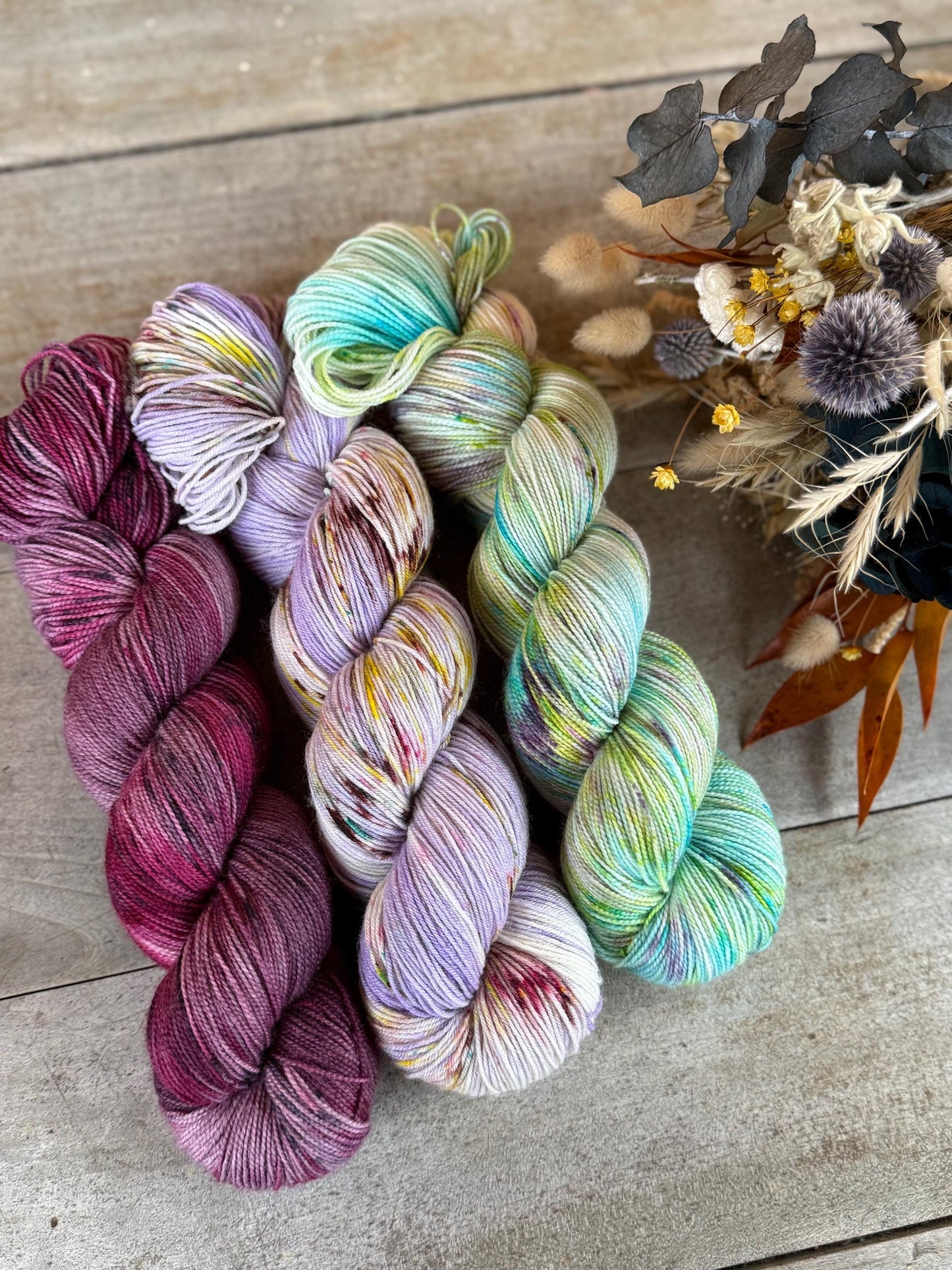 DOLORÈS - Laine teinte à la main - Fingering Mérinos Nylon superwash