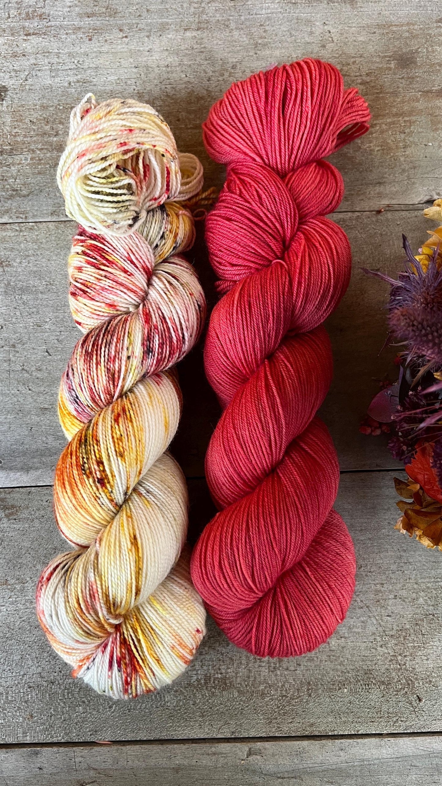CHARLOTTE AUX FRAISES - Laine teinte à la main - Base au choix : Fingering Mérinos avec ou sans nylon / DK Mérinos / Kid Mohair et Soie