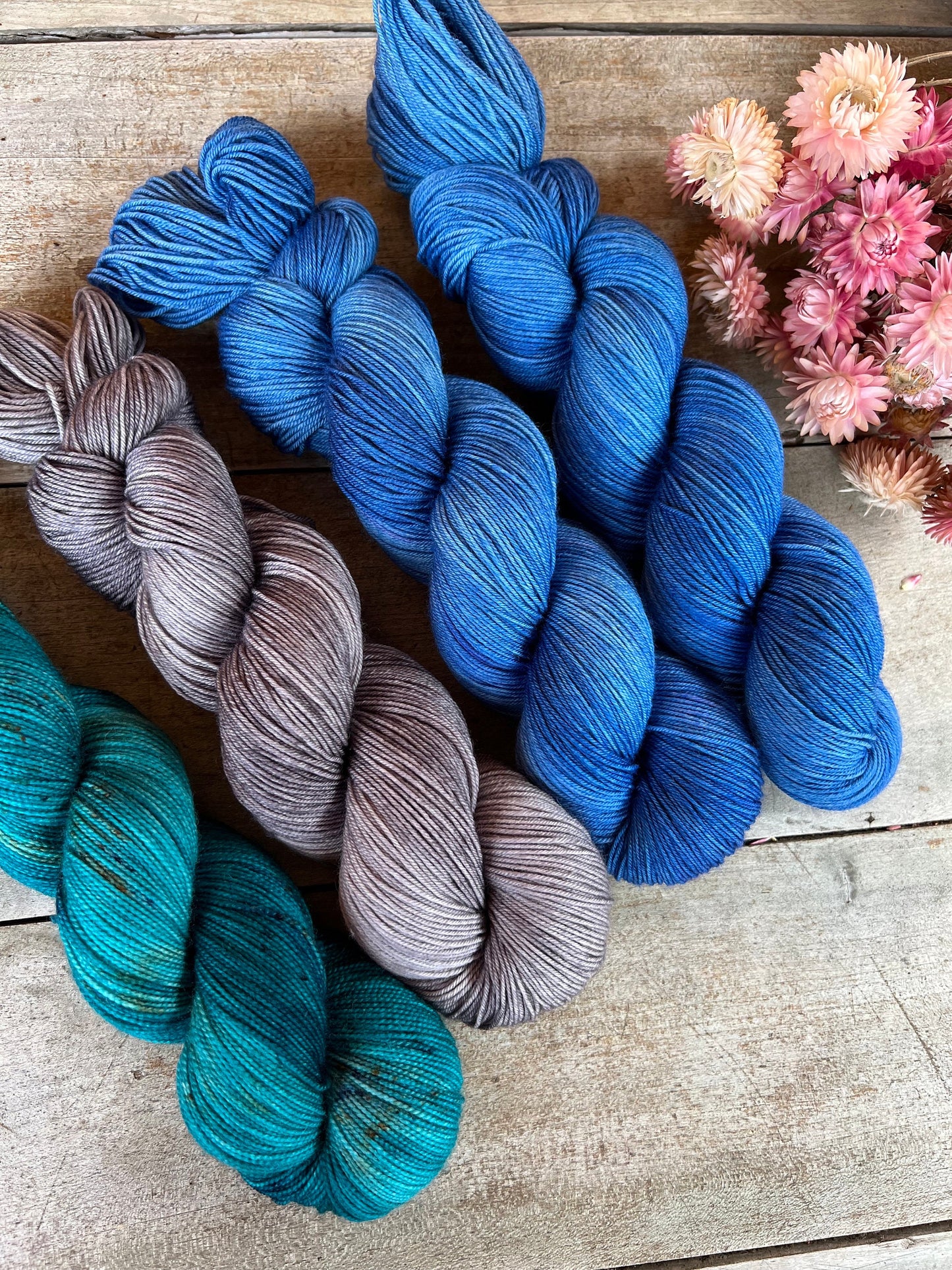 ANGEL - Laine teinte à la main - Base au choix : Fingering Mérinos avec ou sans nylon / DK Mérinos / Kid Mohair et Soie
