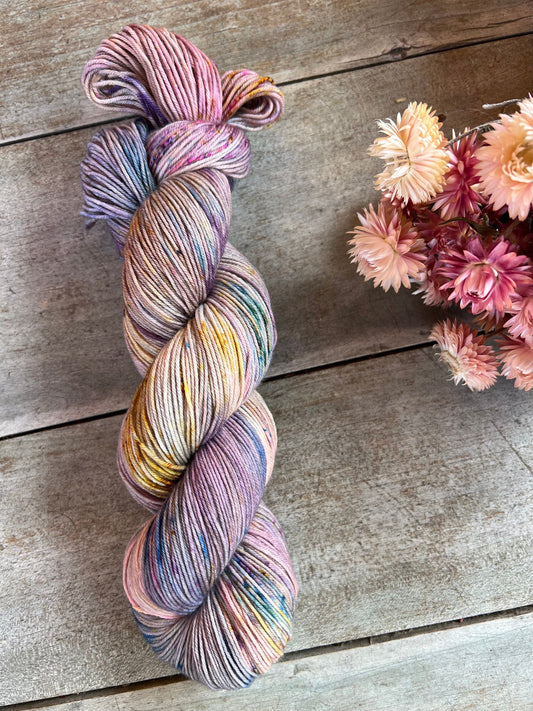 DAPHNÉ - Laine teinte à la main - Fingering Mérinos Nylon superwash