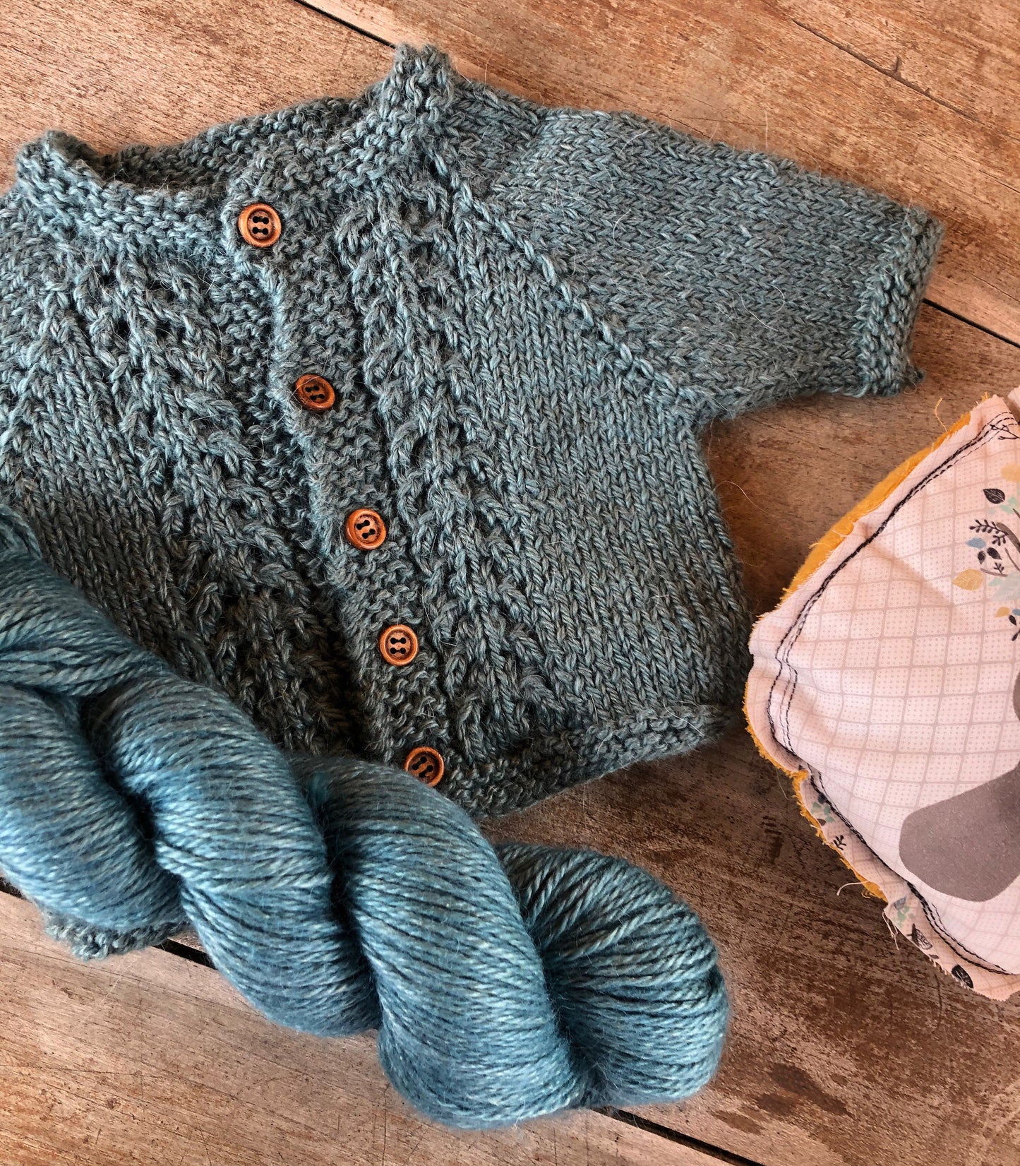 Design du Gilet Arthur - bébé et enfant - Patron modèle de Layette