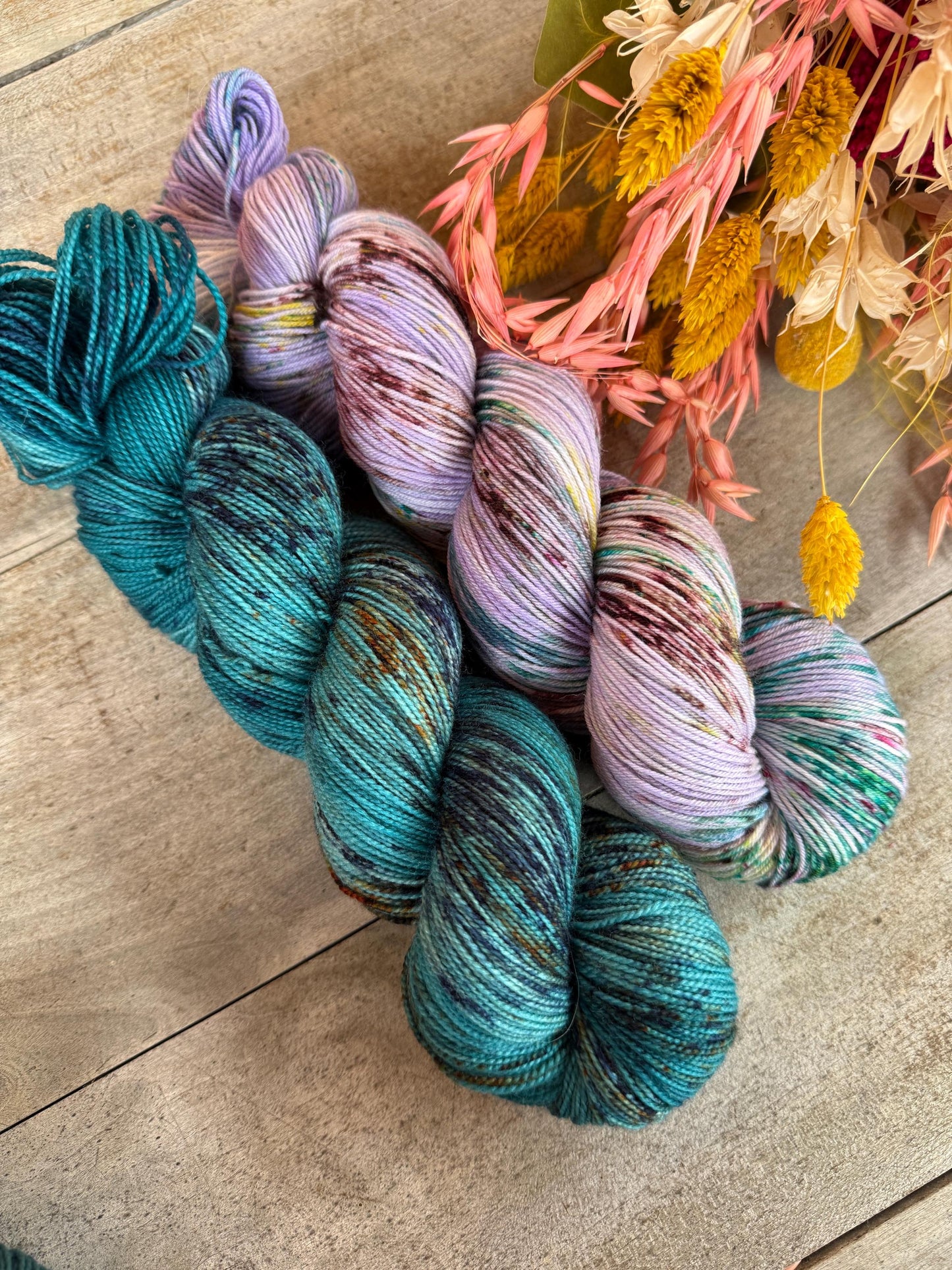DOLORÈS - Laine teinte à la main - Fingering Mérinos Nylon superwash