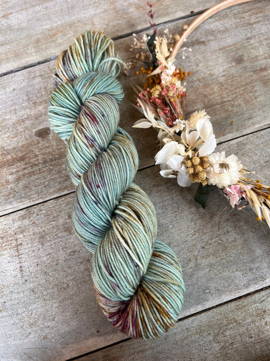 Laine teinte à la main coloris Primevère Fingering Mérinos ou Mérinos nylon ou DK Mérinos ou Lace Mohair et soie