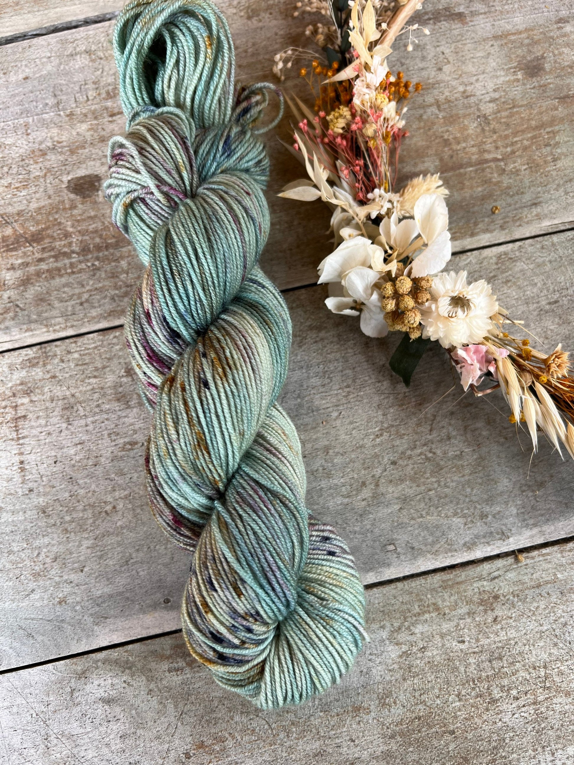 Laine teinte à la main coloris Primevère Fingering Mérinos ou Mérinos nylon ou DK Mérinos ou Lace Mohair et soie