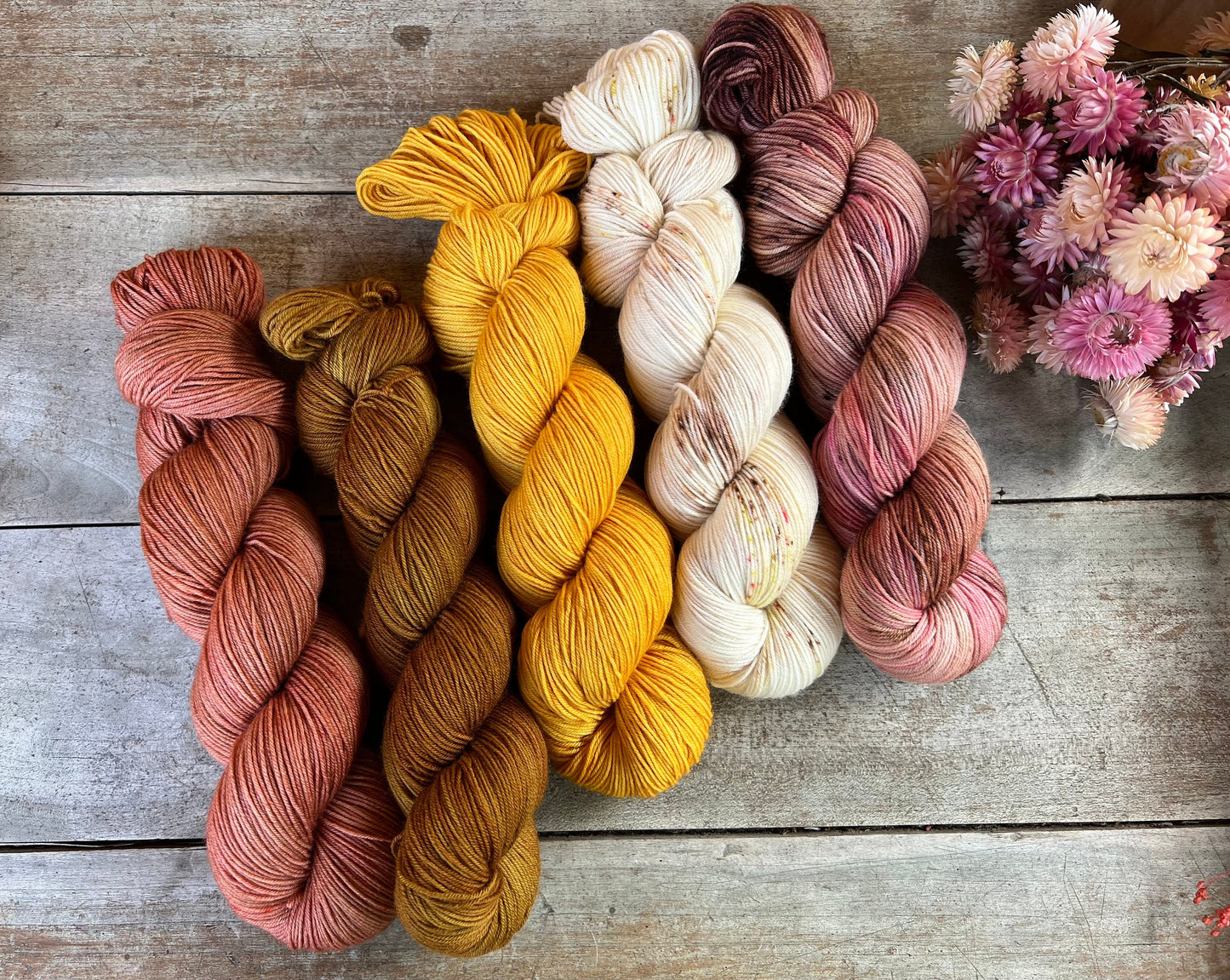 Laine teinte à la main coloris Paille Fingering Mérinos ou Mérinos nylon ou DK Mérinos ou Lace Mohair et soie