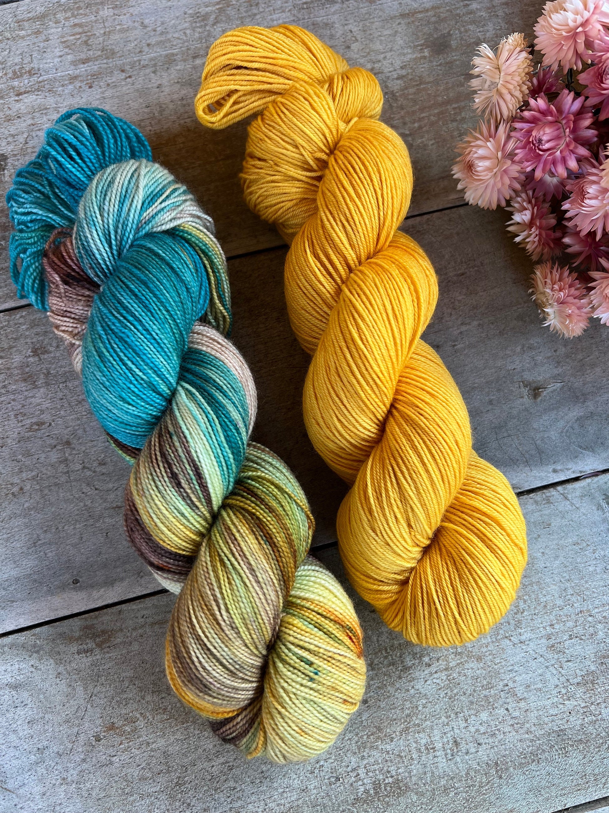 Laine teinte à la main coloris Paille Fingering Mérinos ou Mérinos nylon ou DK Mérinos ou Lace Mohair et soie